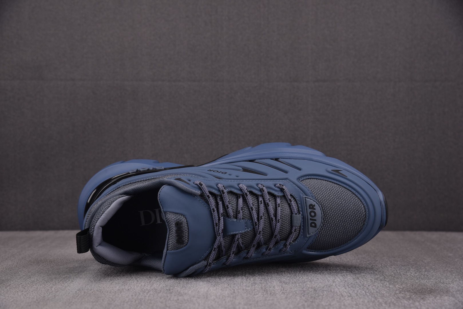迪奥 尺码39-46

纯原版出品-Dior B44 Blade Dark Blue 深蓝 YZ022-