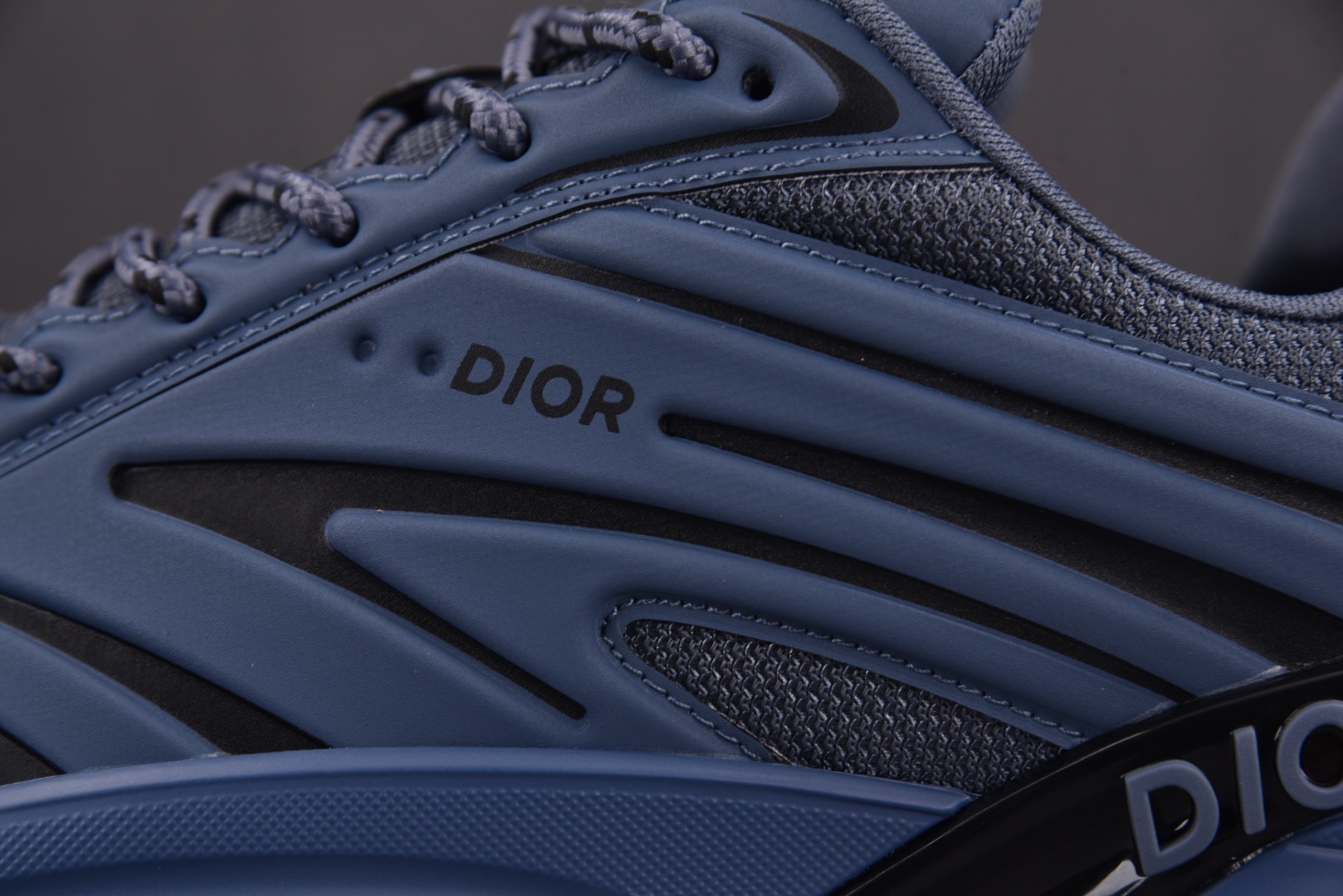 迪奥 尺码39-46

纯原版出品-Dior B44 Blade Dark Blue 深蓝 YZ022-
