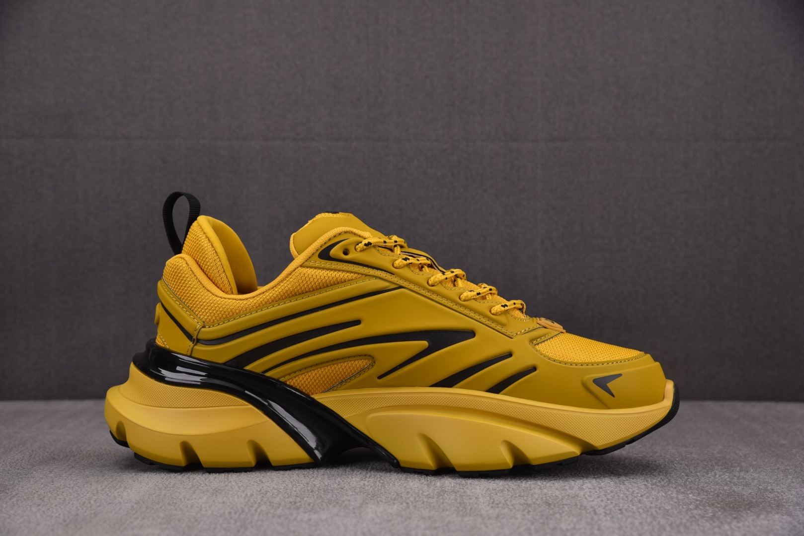 迪奥 尺码39-46

纯原版出品-Dior B44 Blade Dark Yellow 深黄 YZ02