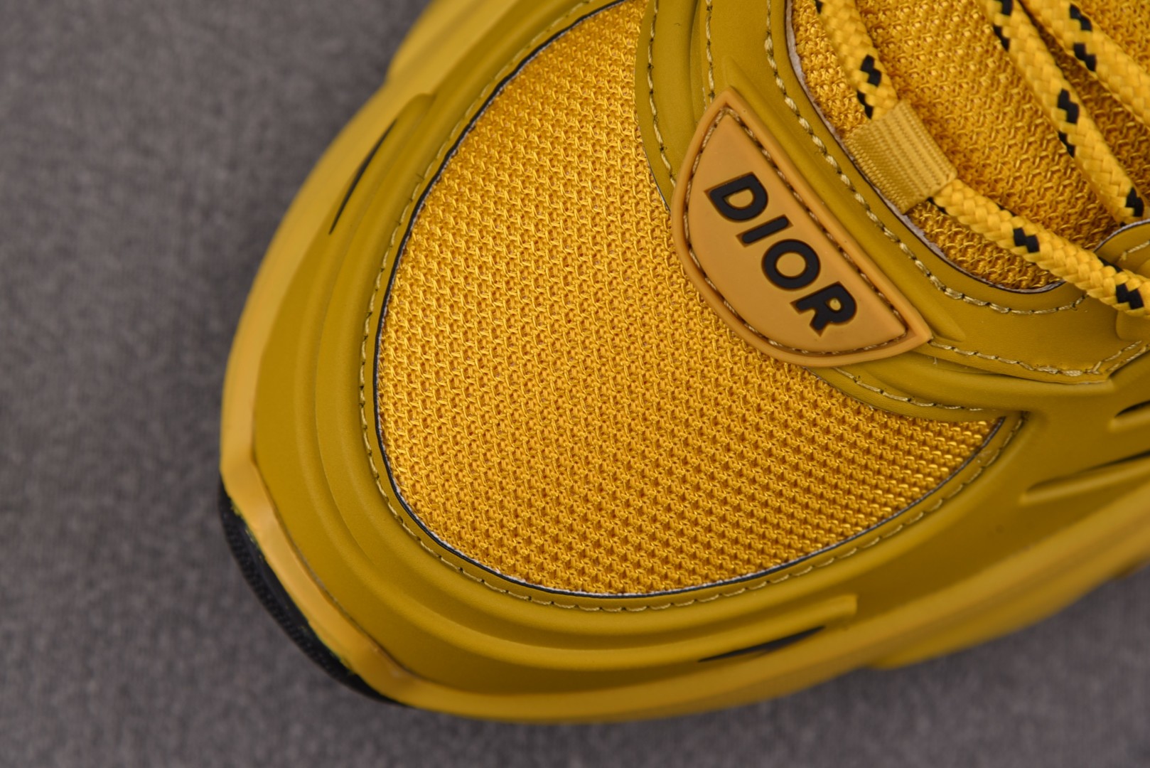 迪奥 尺码39-46

纯原版出品-Dior B44 Blade Dark Yellow 深黄 YZ02
