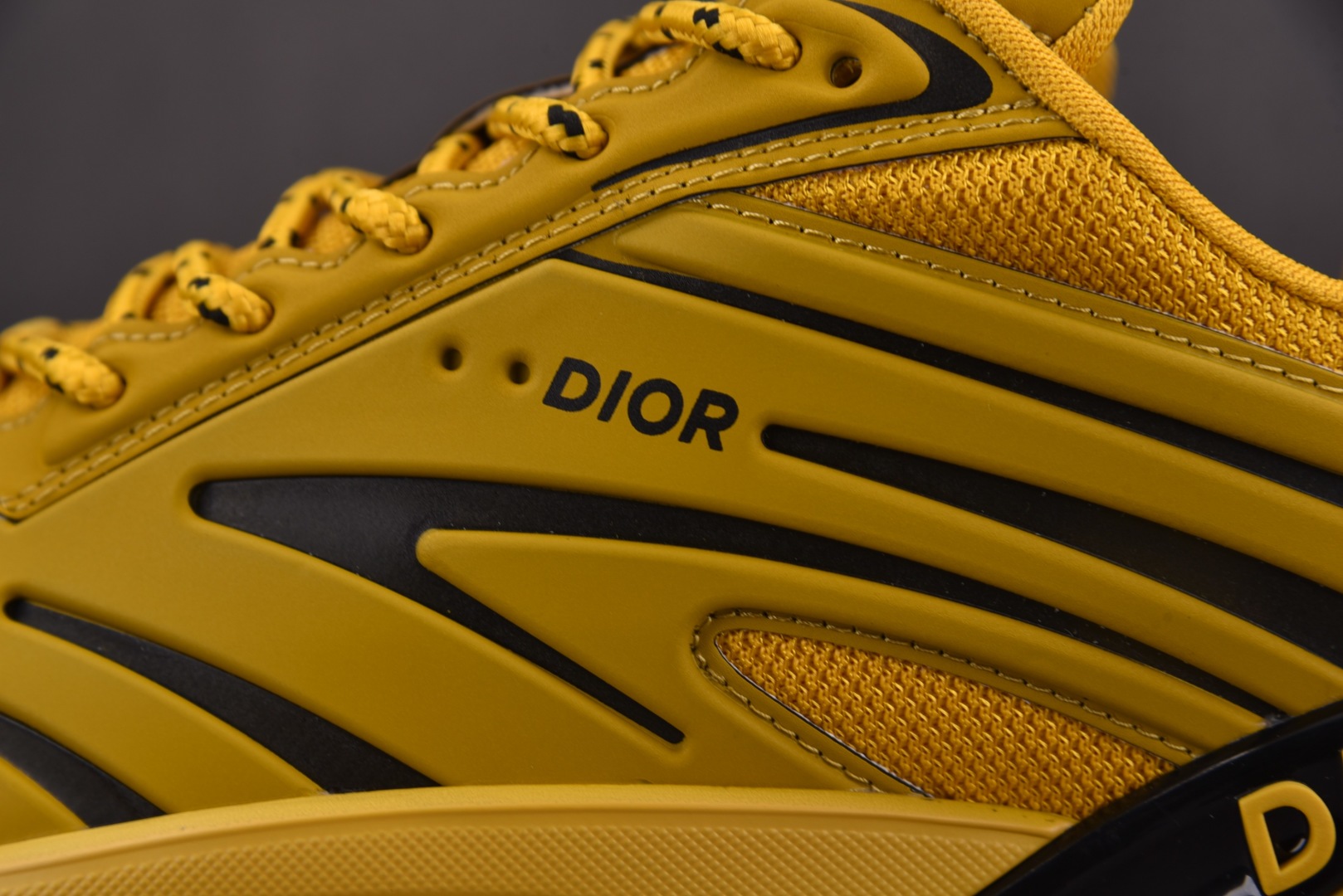 迪奥 尺码39-46

纯原版出品-Dior B44 Blade Dark Yellow 深黄 YZ02
