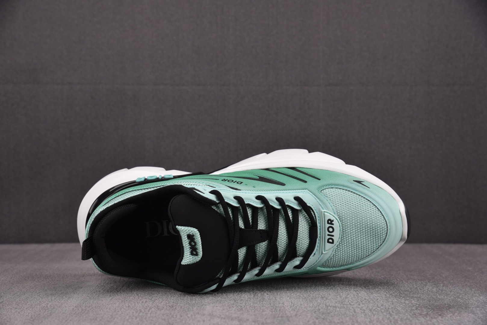 迪奥 尺码39-46

纯原版出品-Dior B44 Blade Green 绿色 YZ022-1
尺码