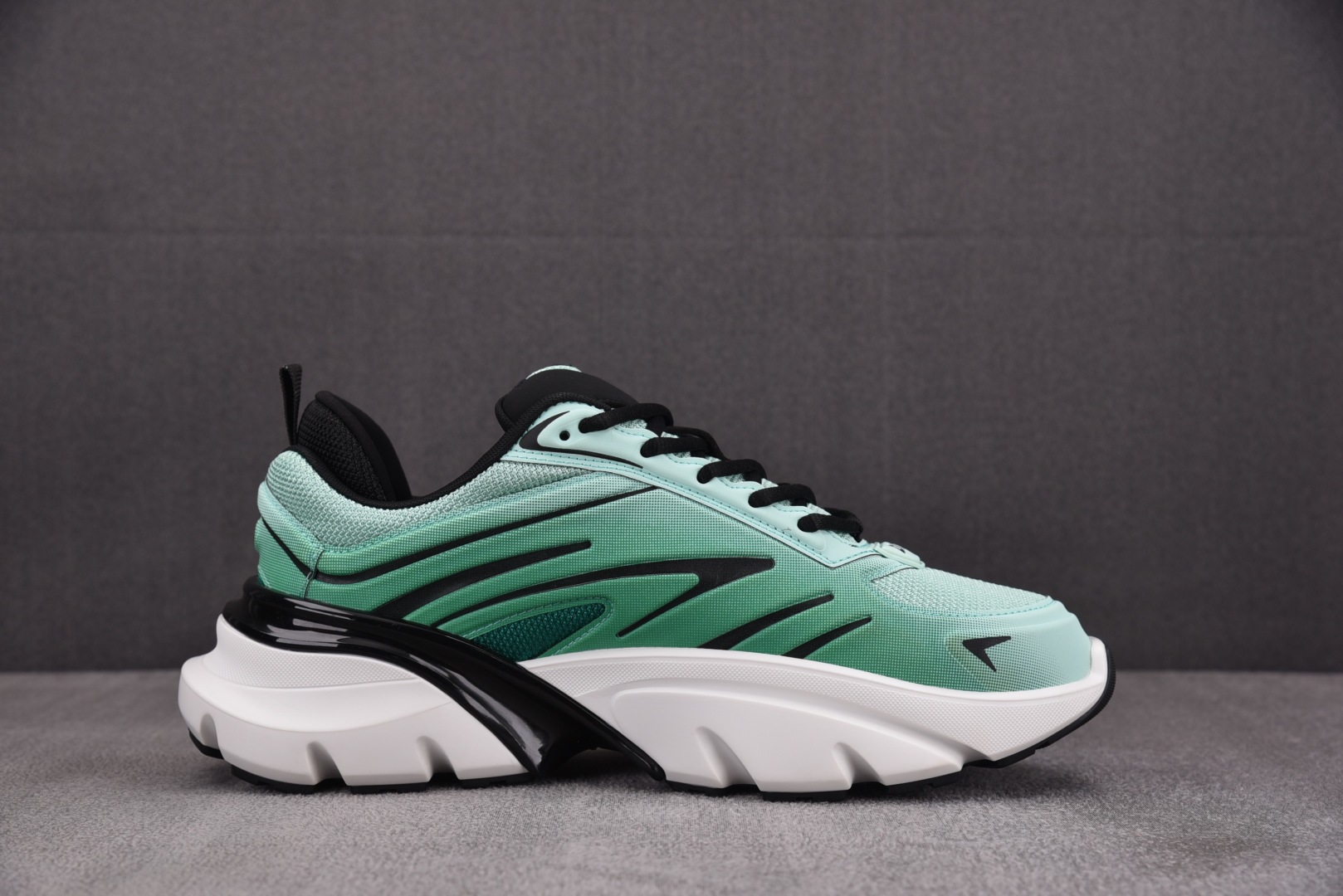 迪奥 尺码39-46

纯原版出品-Dior B44 Blade Green 绿色 YZ022-1
尺码