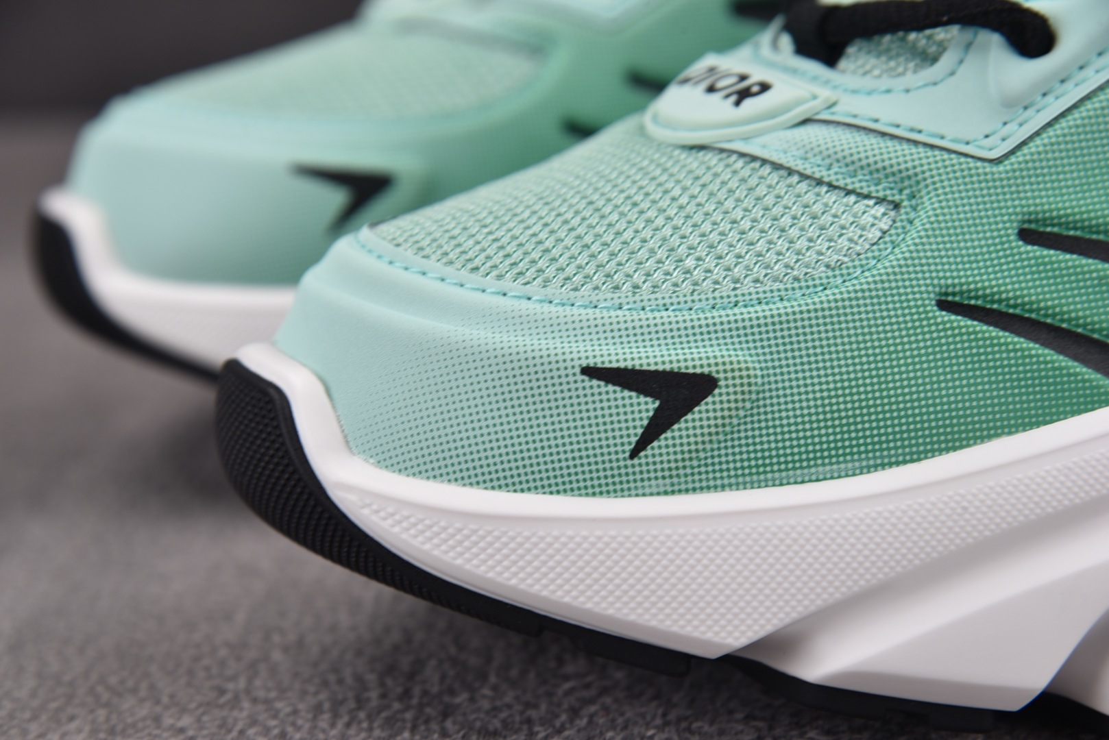 迪奥 尺码39-46

纯原版出品-Dior B44 Blade Green 绿色 YZ022-1
尺码