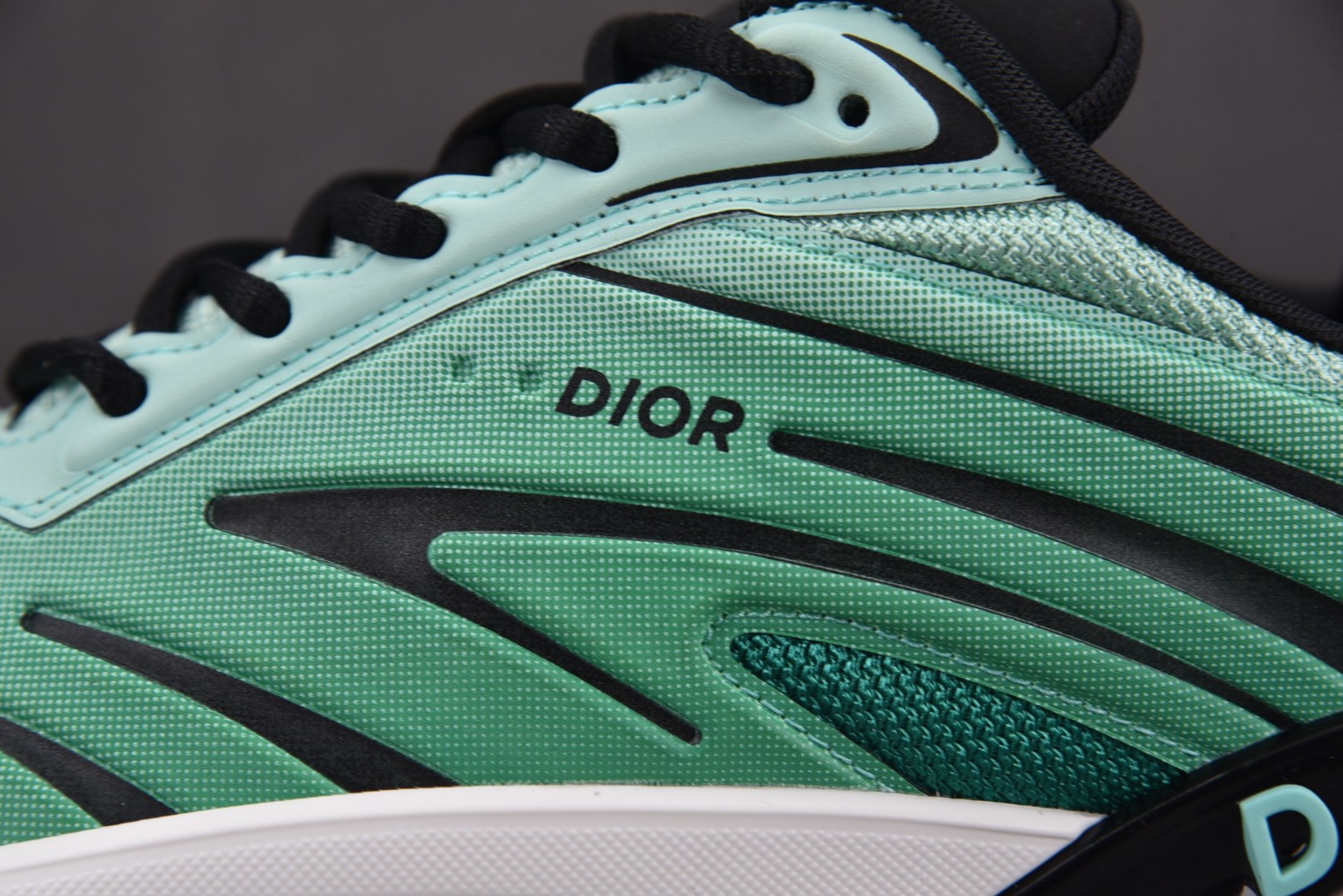迪奥 尺码39-46

纯原版出品-Dior B44 Blade Green 绿色 YZ022-1
尺码