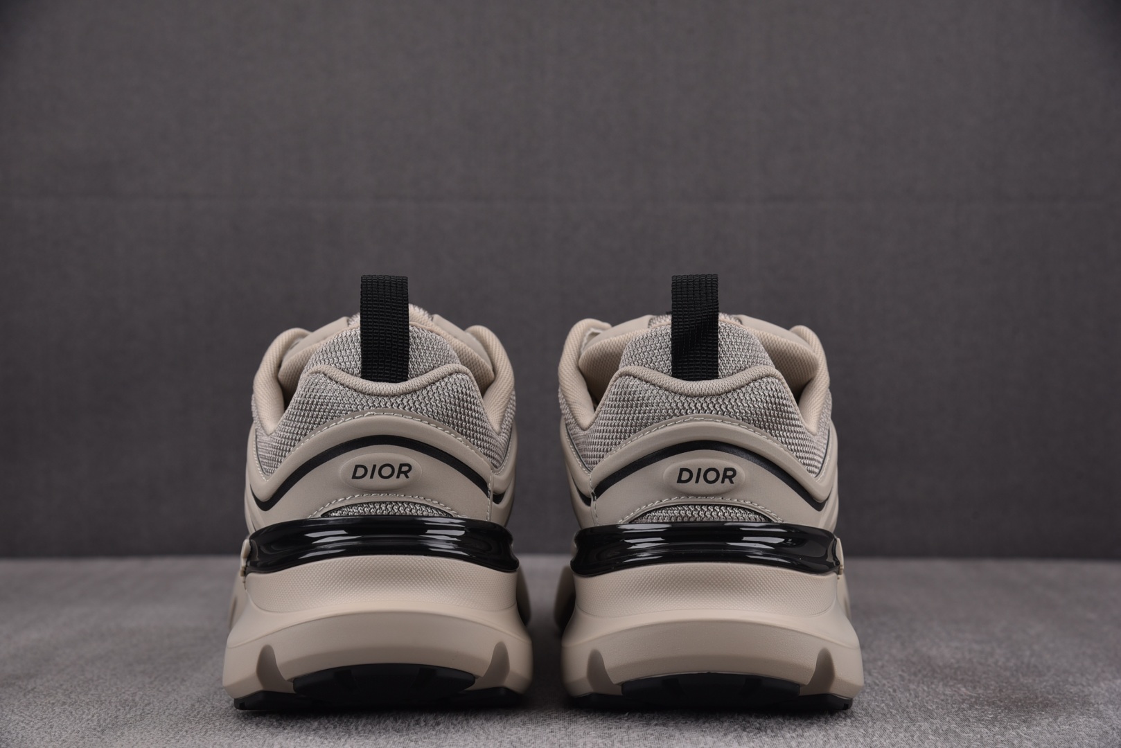 迪奥 尺码39-46

纯原版出品-Dior B44 Blade GreyBlack 灰黑 YZ022-