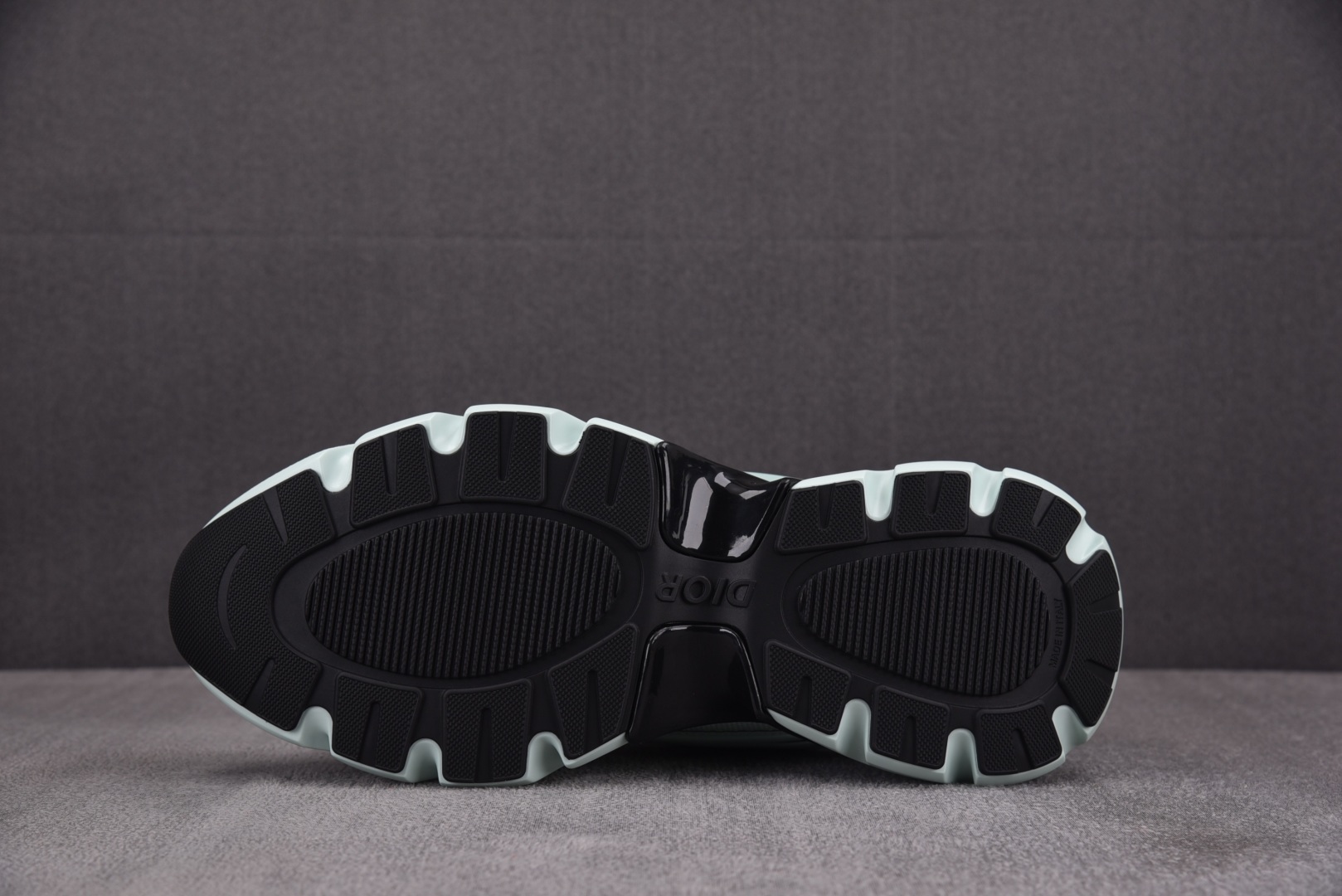迪奥 尺码39-46

纯原版出品-Dior B44 Blade Light Green 浅绿 YZ02