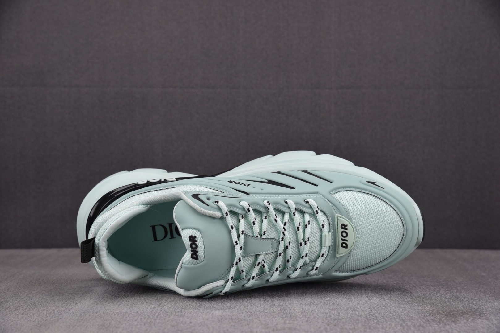 迪奥 尺码39-46

纯原版出品-Dior B44 Blade Light Green 浅绿 YZ02