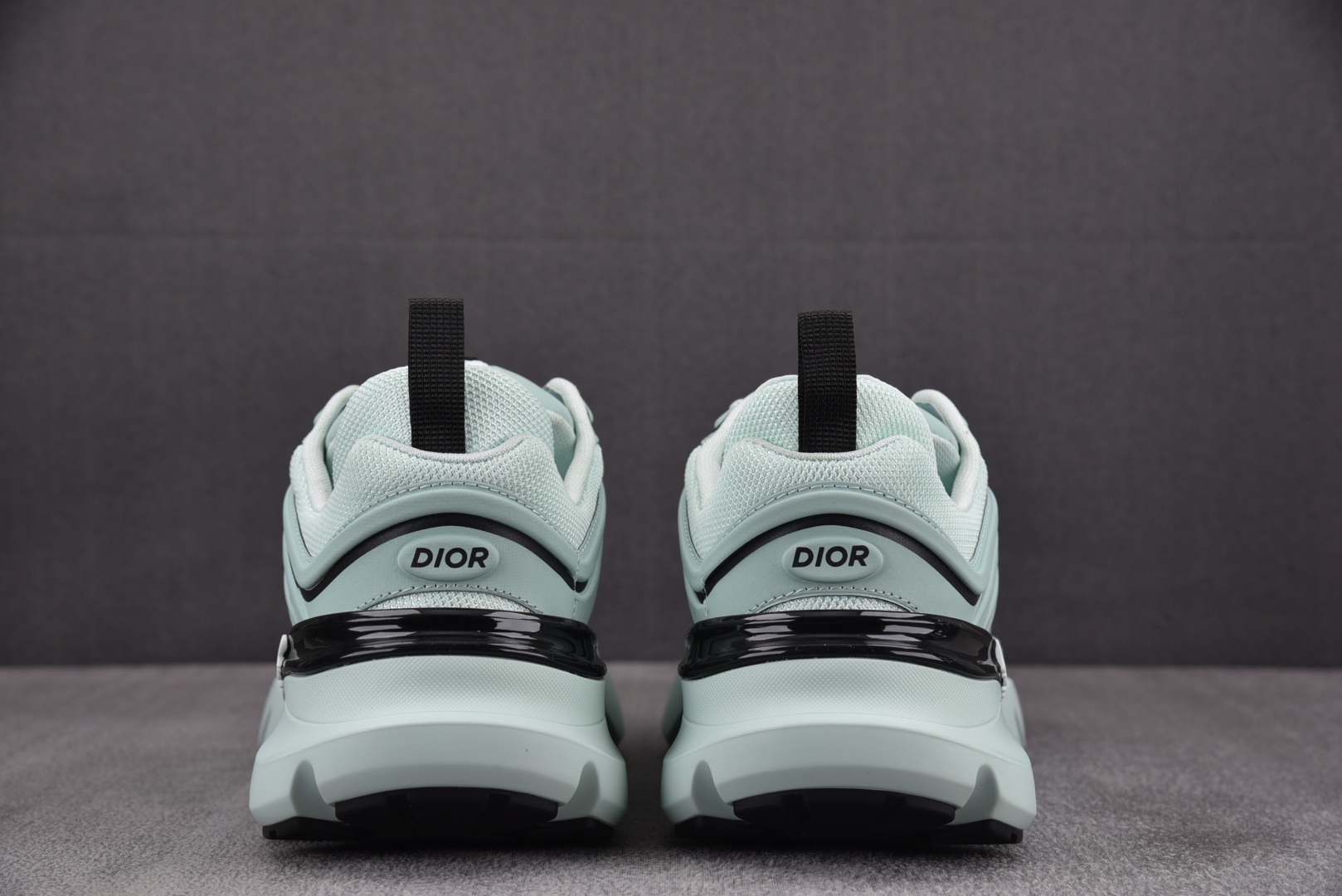 迪奥 尺码39-46

纯原版出品-Dior B44 Blade Light Green 浅绿 YZ02