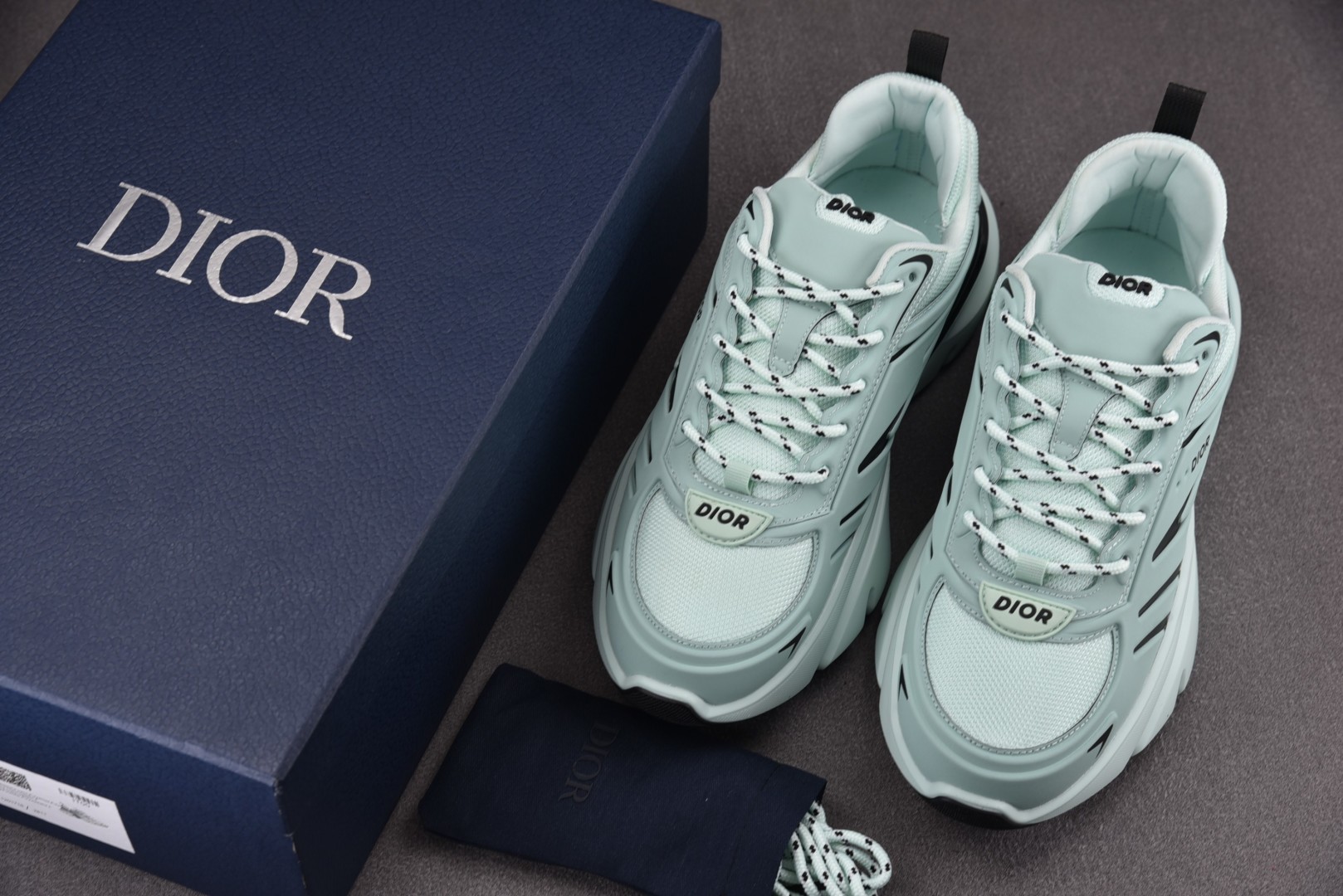迪奥 尺码39-46

纯原版出品-Dior B44 Blade Light Green 浅绿 YZ02
