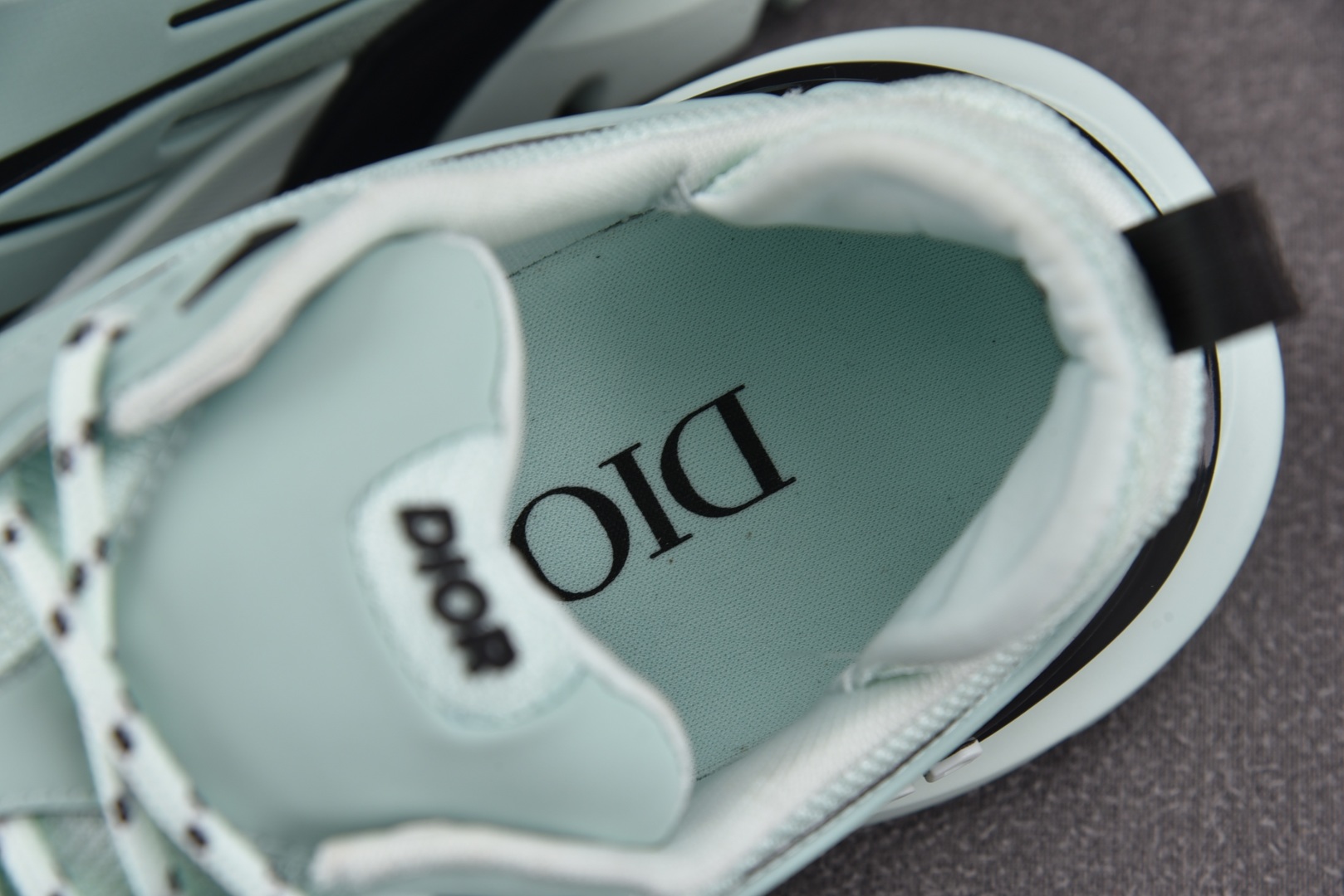 迪奥 尺码39-46

纯原版出品-Dior B44 Blade Light Green 浅绿 YZ02