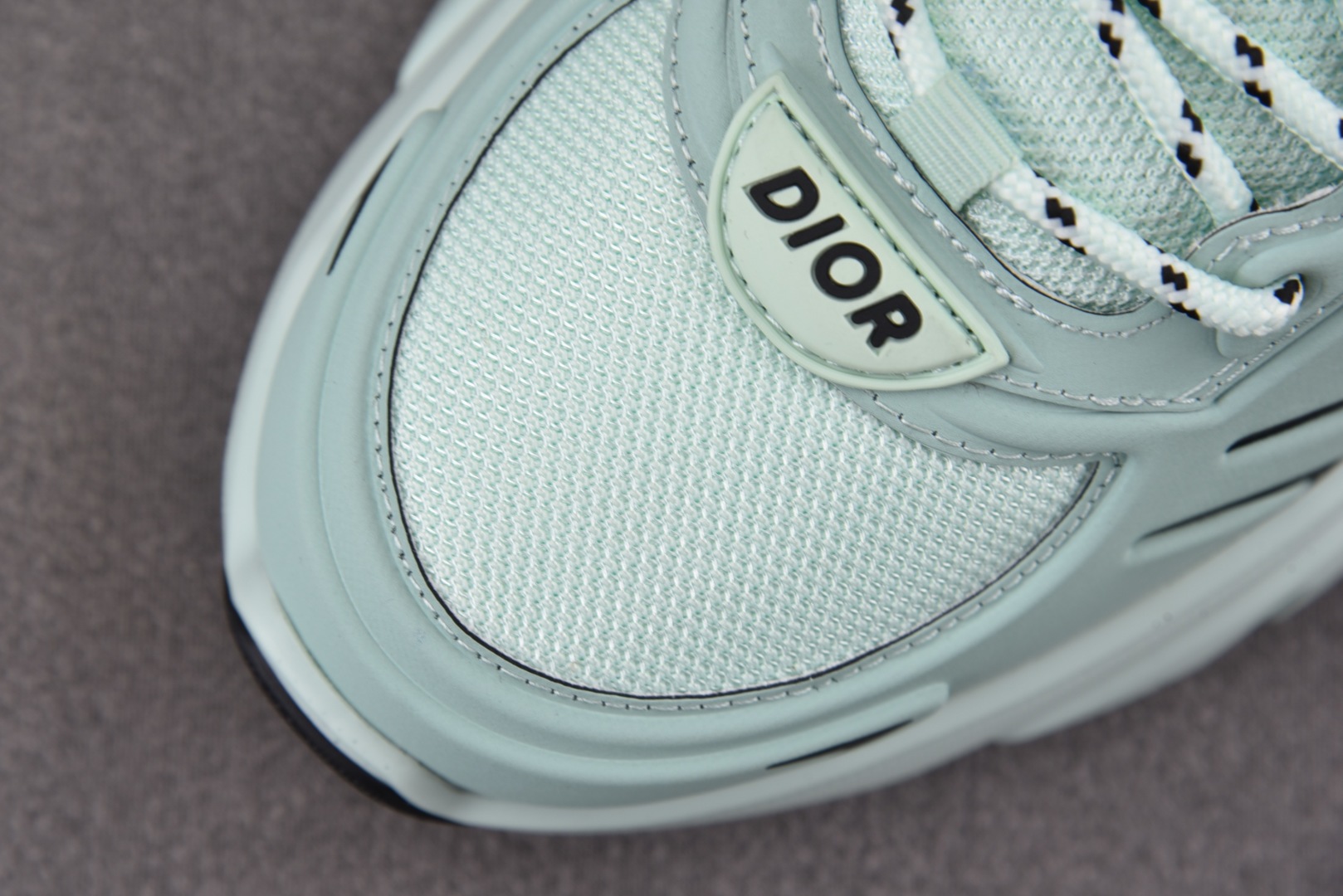 迪奥 尺码39-46

纯原版出品-Dior B44 Blade Light Green 浅绿 YZ02