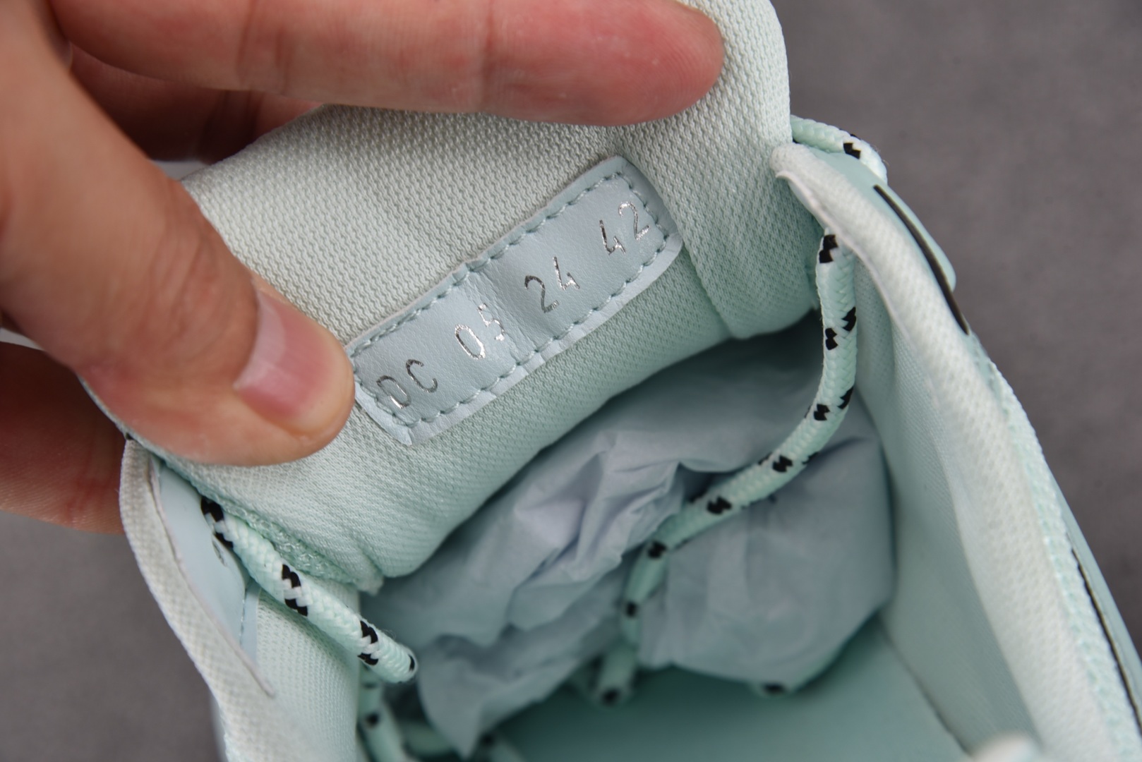 迪奥 尺码39-46

纯原版出品-Dior B44 Blade Light Green 浅绿 YZ02