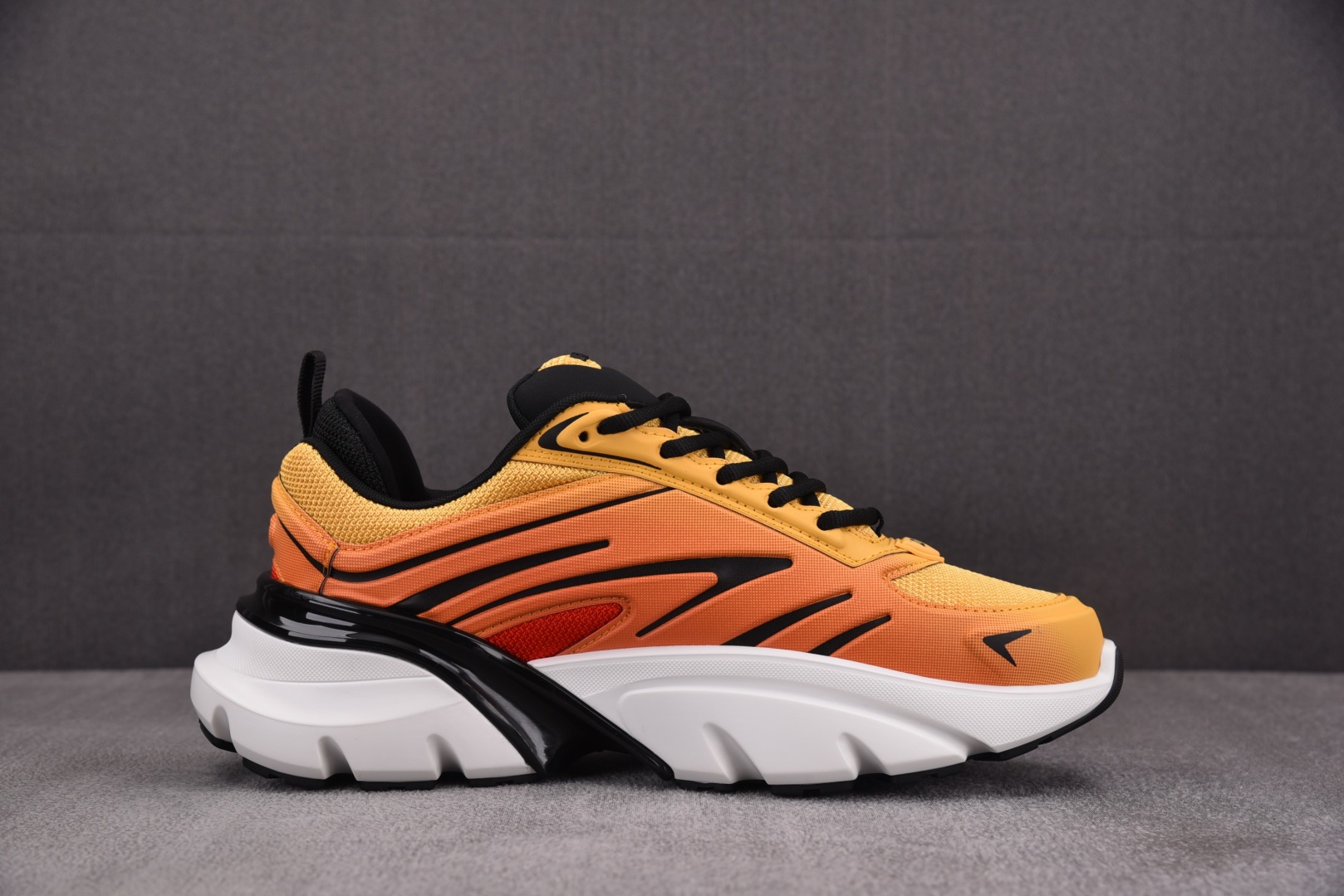 迪奥 尺码39-46

纯原版出品-Dior B44 Blade Orange Black 橙黑 YZ0