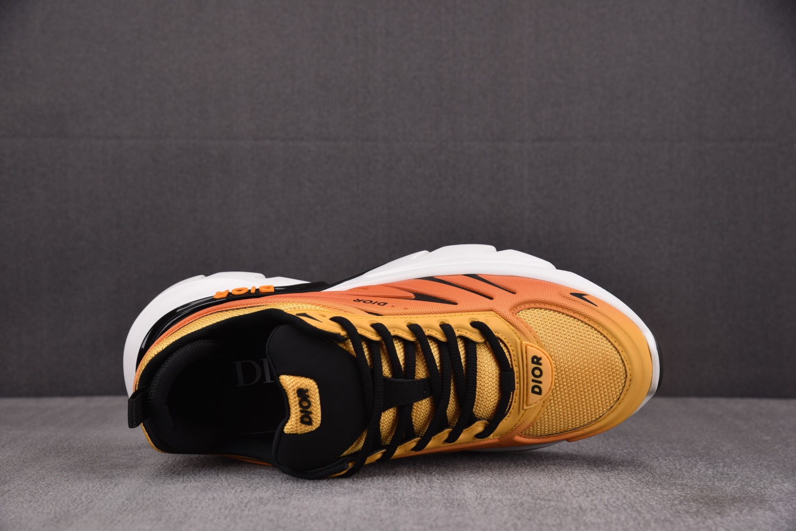 迪奥 尺码39-46

纯原版出品-Dior B44 Blade Orange Black 橙黑 YZ0