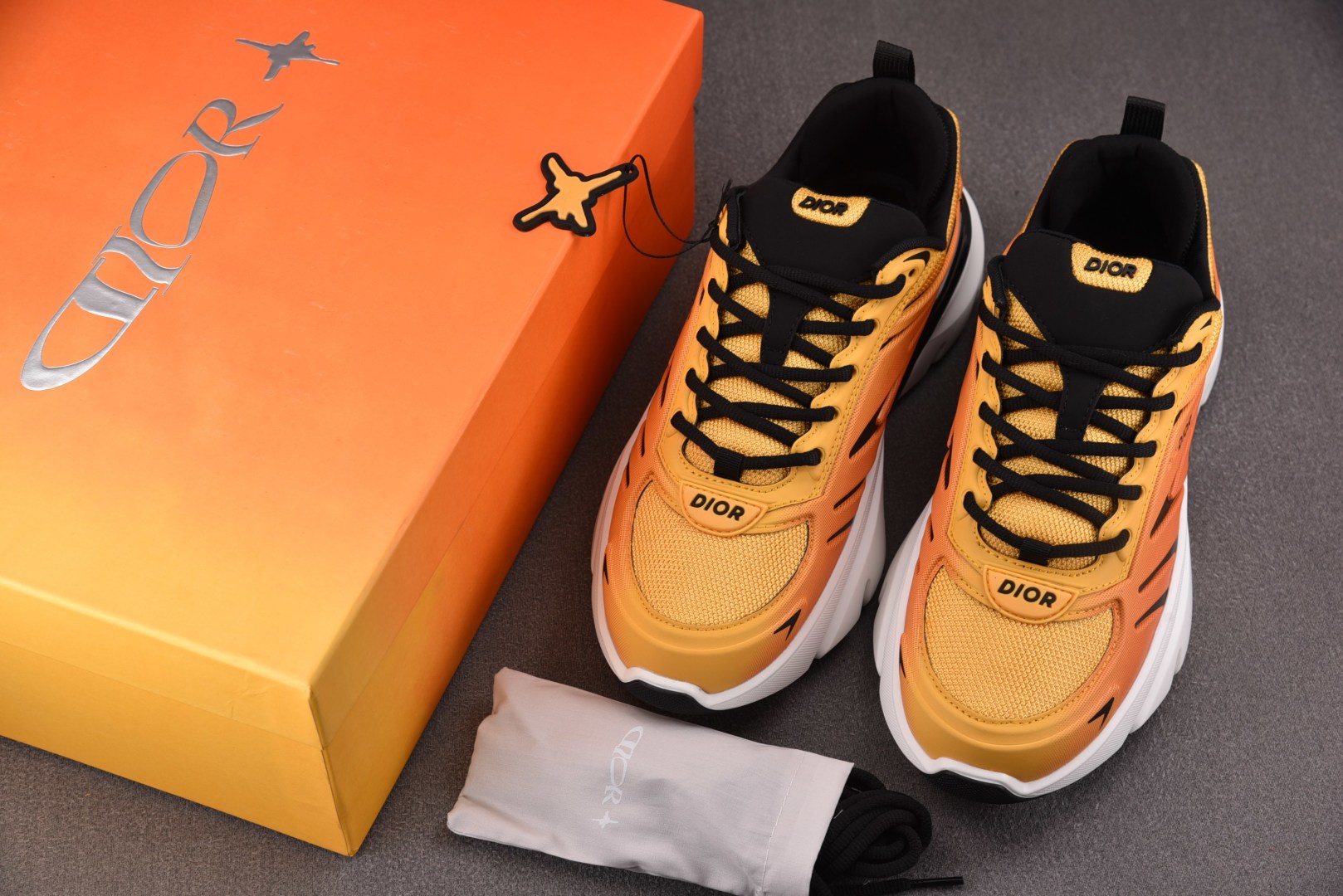 迪奥 尺码39-46

纯原版出品-Dior B44 Blade Orange Black 橙黑 YZ0