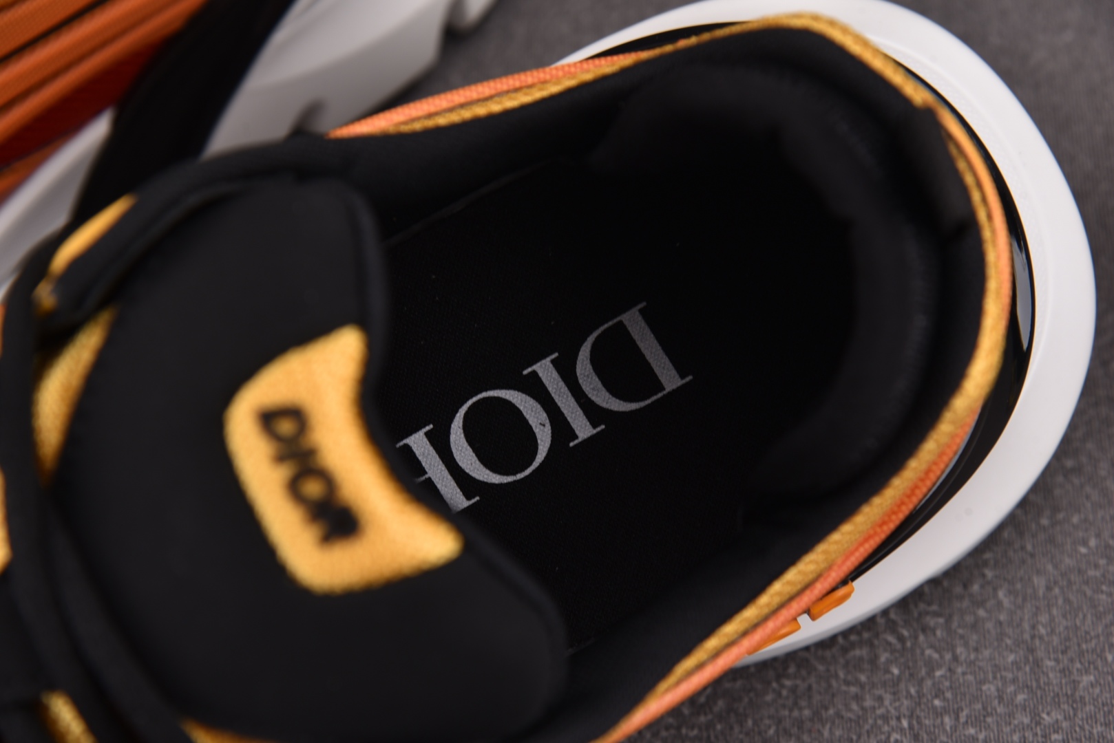 迪奥 尺码39-46

纯原版出品-Dior B44 Blade Orange Black 橙黑 YZ0