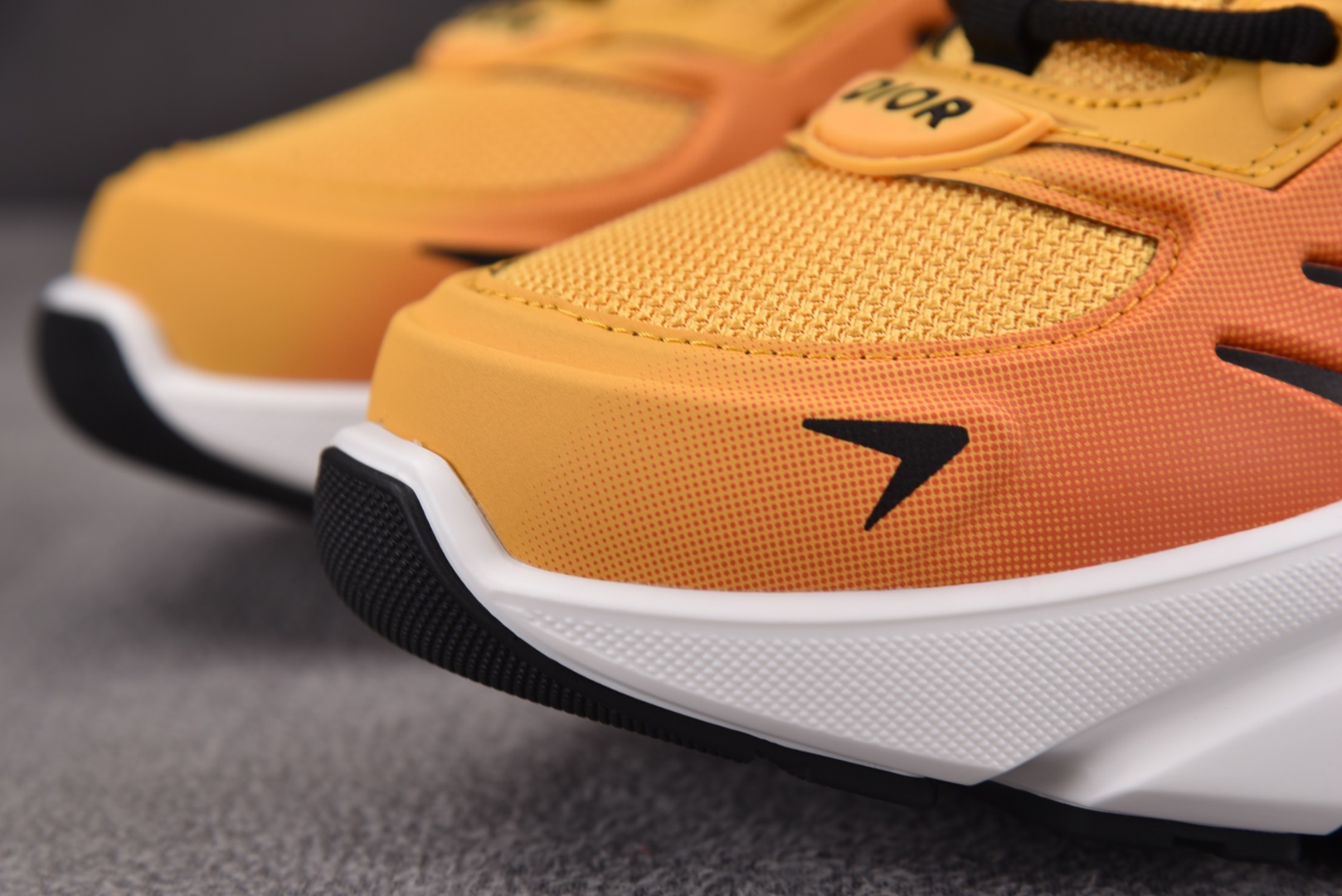 迪奥 尺码39-46

纯原版出品-Dior B44 Blade Orange Black 橙黑 YZ0