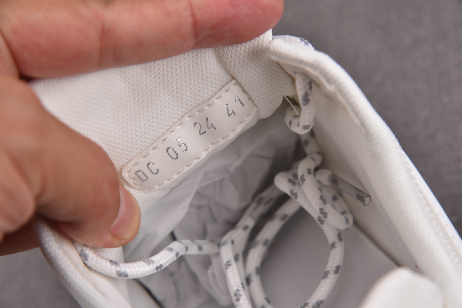 迪奥 尺码39-46

纯原版出品-Dior B44 Blade White 白色 YZ022-1
尺码