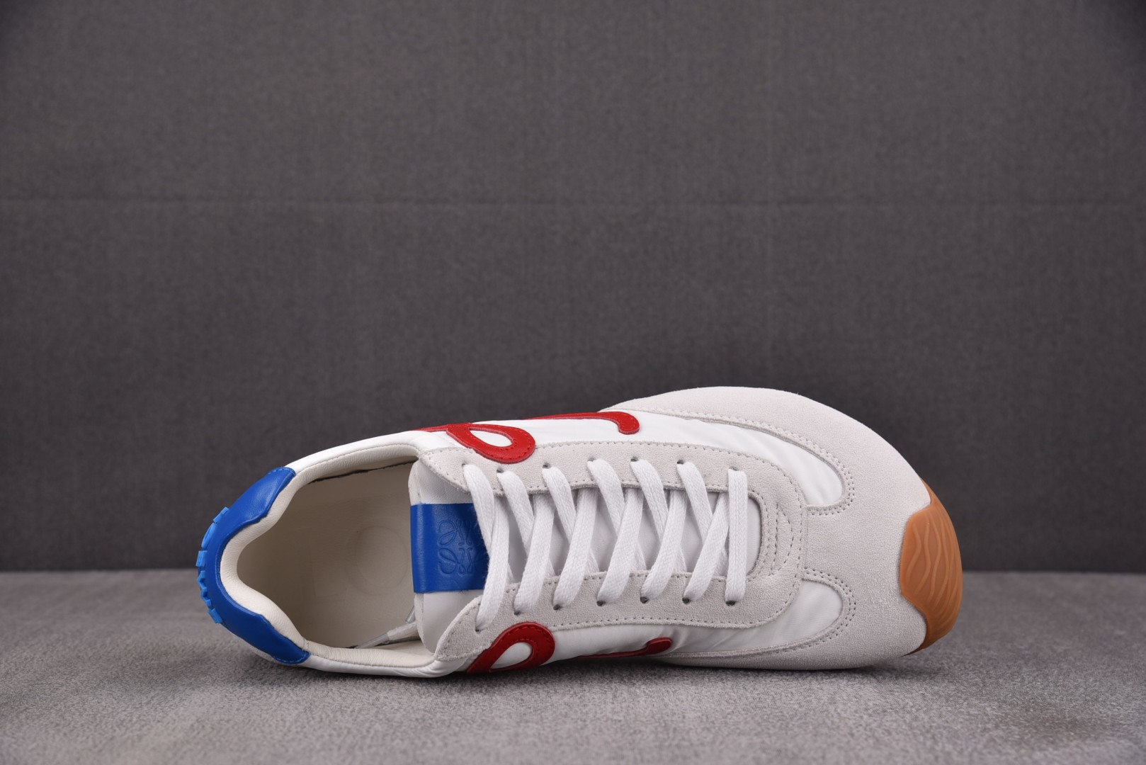 罗意威 尺码35-45

纯原版出品-LOEWE Ballet Runner 2.0 白红 YZ040
