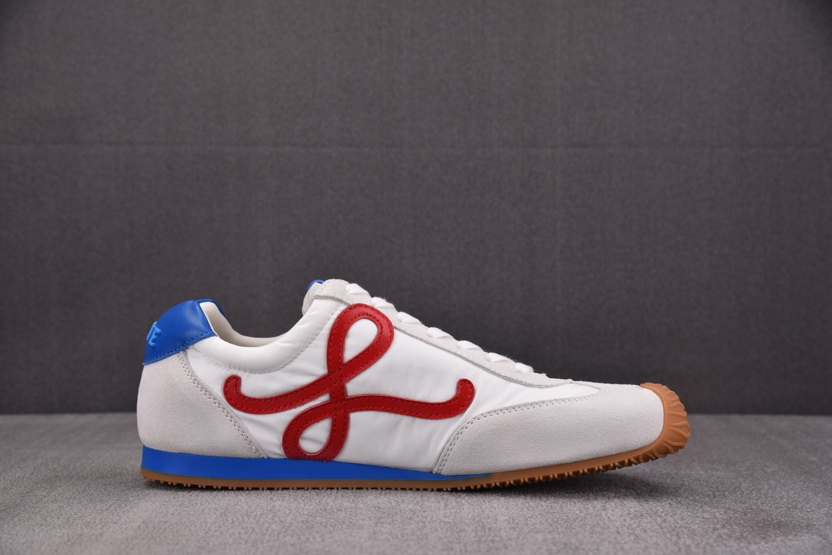 罗意威 尺码35-45

纯原版出品-LOEWE Ballet Runner 2.0 白红 YZ040
