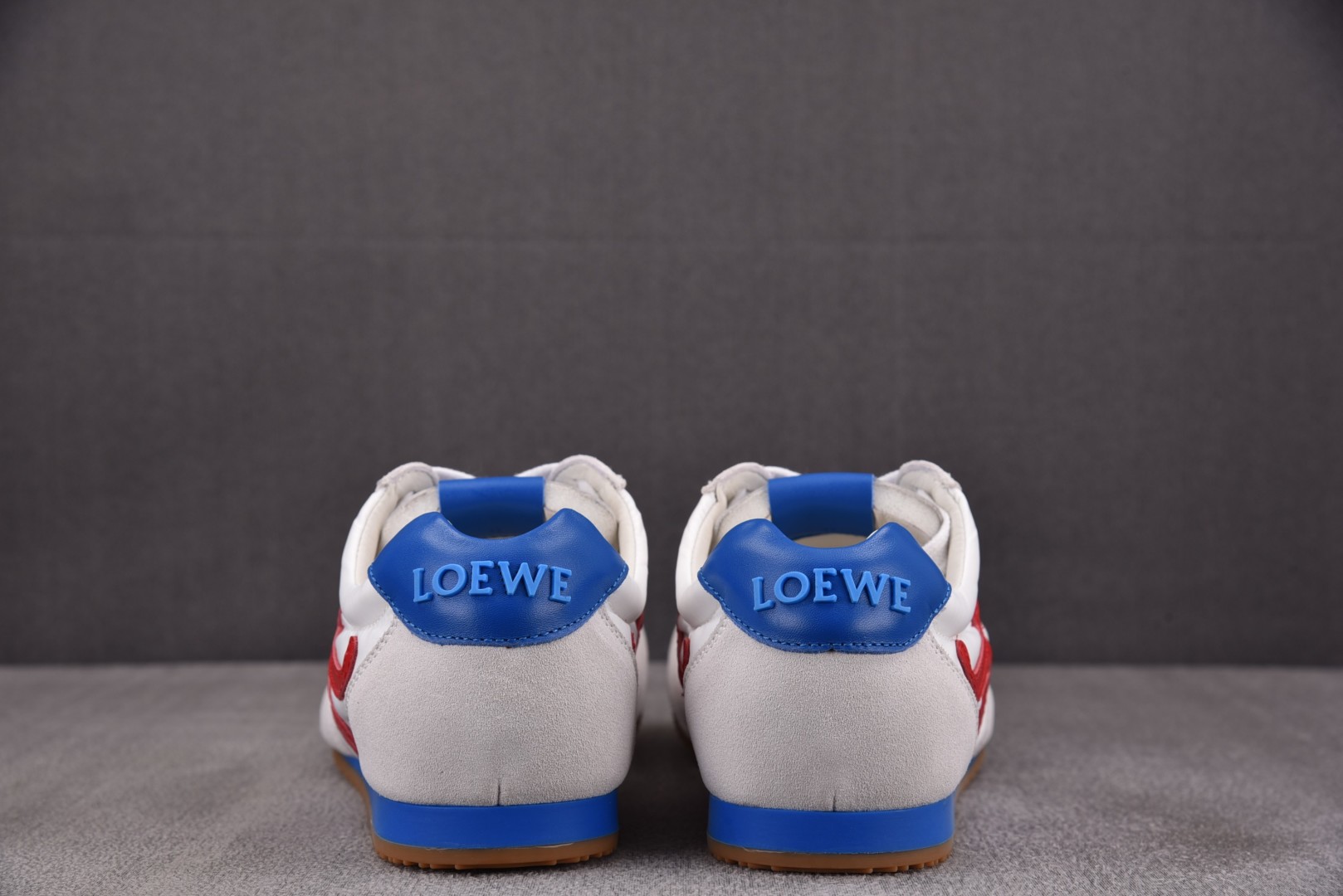 罗意威 尺码35-45

纯原版出品-LOEWE Ballet Runner 2.0 白红 YZ040
