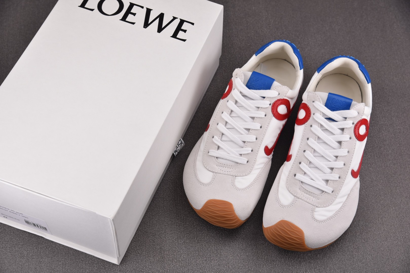 罗意威 尺码35-45

纯原版出品-LOEWE Ballet Runner 2.0 白红 YZ040
