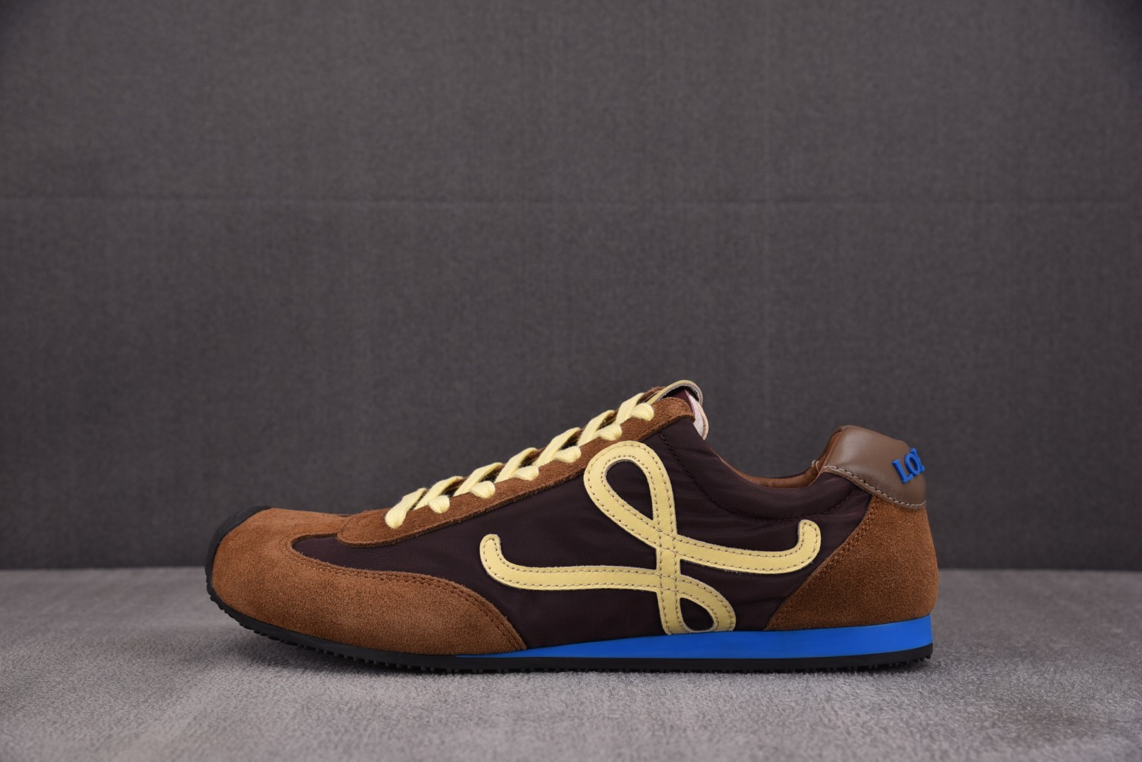 罗意威 尺码35-45

纯原版出品-LOEWE Ballet Runner 2.0 棕褐色 YZ040