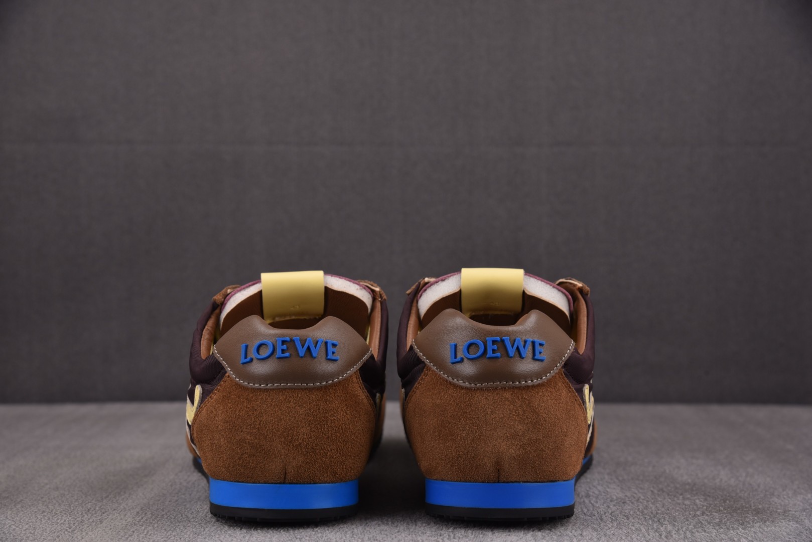 罗意威 尺码35-45

纯原版出品-LOEWE Ballet Runner 2.0 棕褐色 YZ040