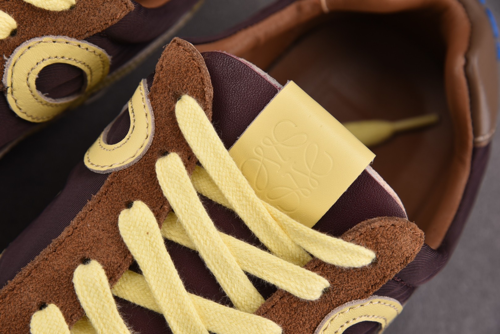 罗意威 尺码35-45

纯原版出品-LOEWE Ballet Runner 2.0 棕褐色 YZ040