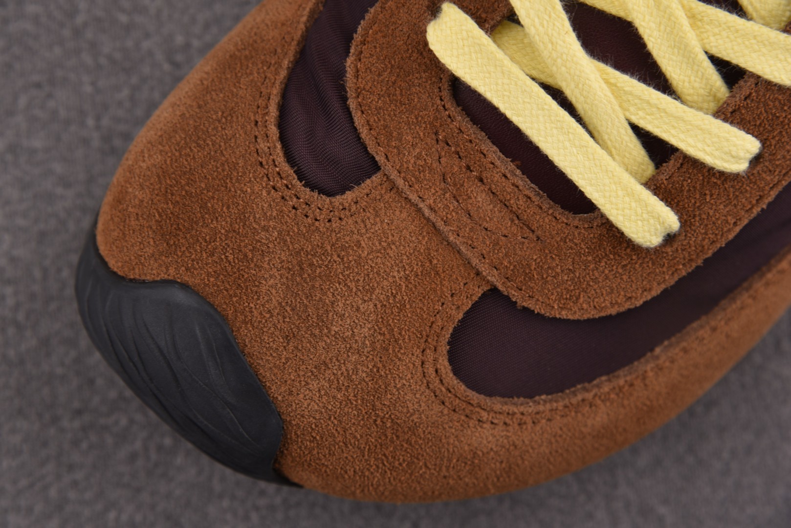 罗意威 尺码35-45

纯原版出品-LOEWE Ballet Runner 2.0 棕褐色 YZ040