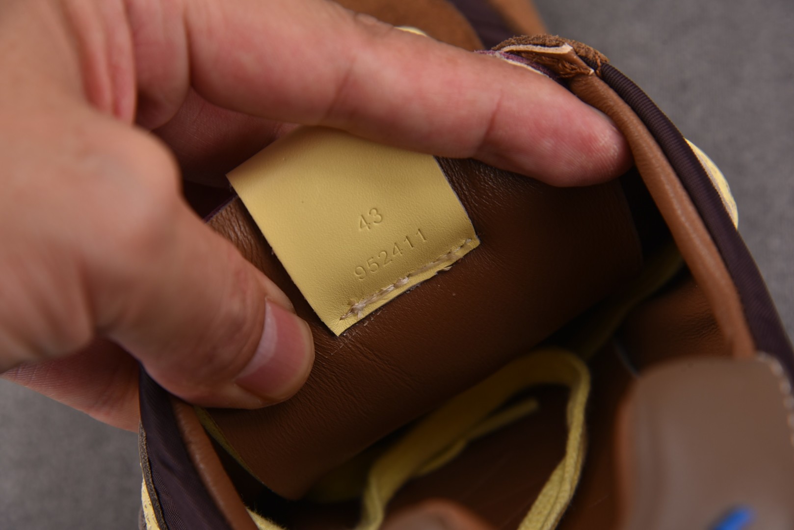 罗意威 尺码35-45

纯原版出品-LOEWE Ballet Runner 2.0 棕褐色 YZ040