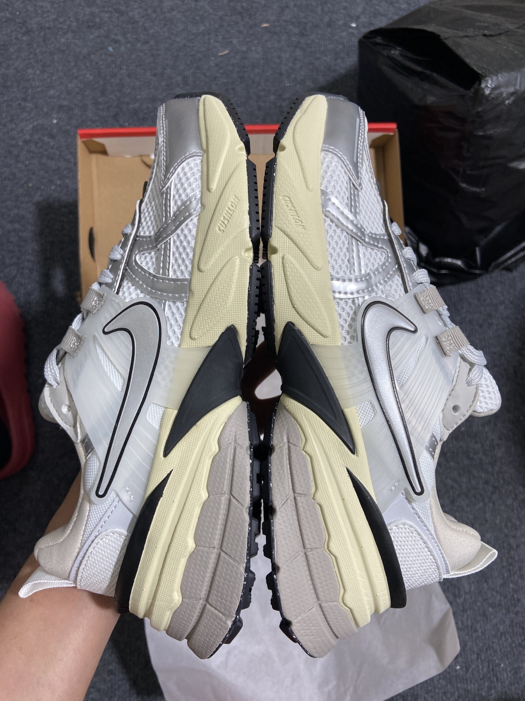 女款 白银 尺码：36-45

纯原出品- Runtekk“Summit White Metallic 