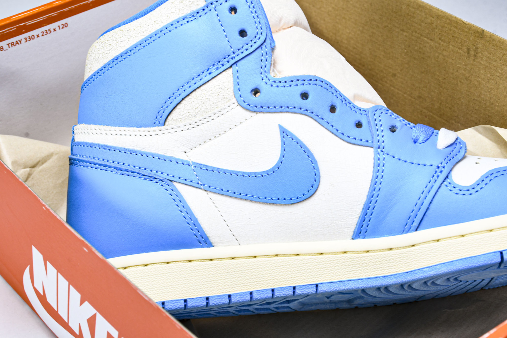 AJ 高帮 尺码40-48.5

纯原版出品-Air Jordan 1 Retro High OG UN