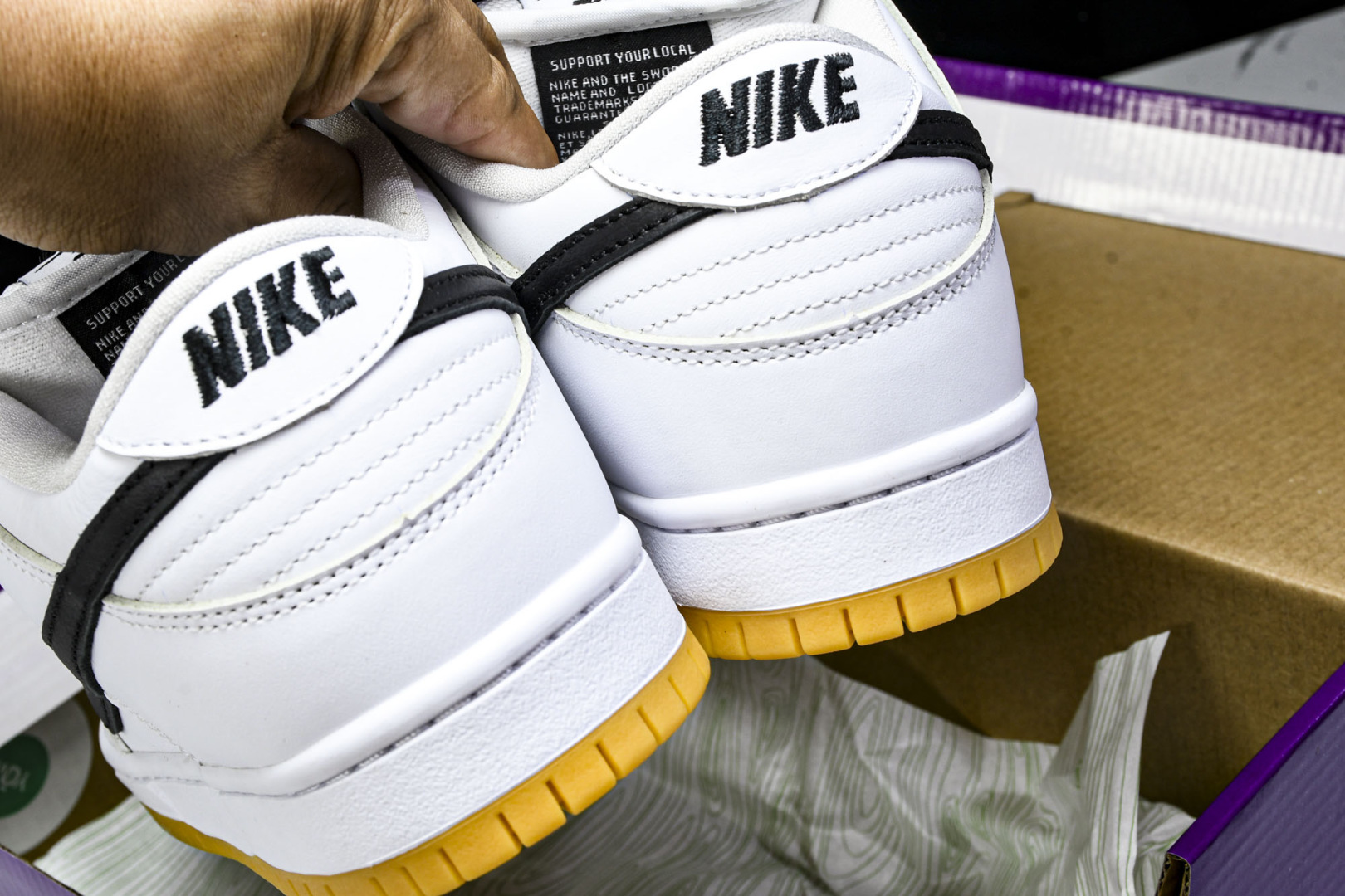Dunk 尺码40-47.5

纯原版出品-SB Dunk Low Pro White Gum 白生胶 