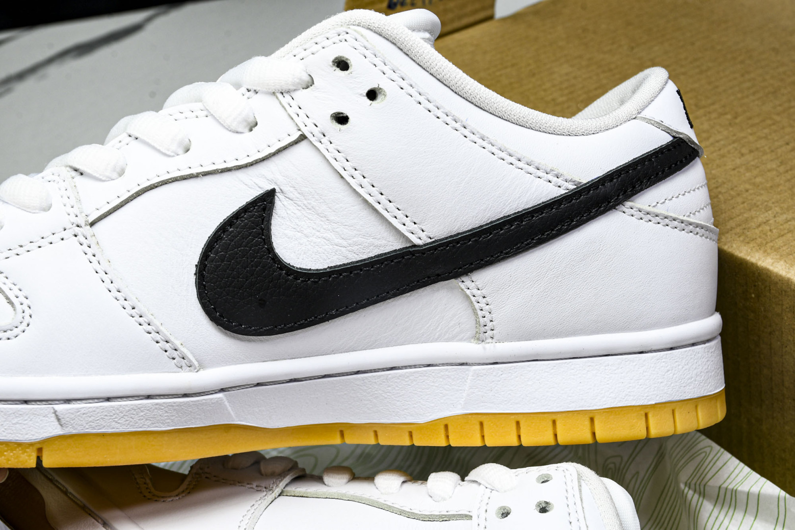 Dunk 尺码40-47.5

纯原版出品-SB Dunk Low Pro White Gum 白生胶 