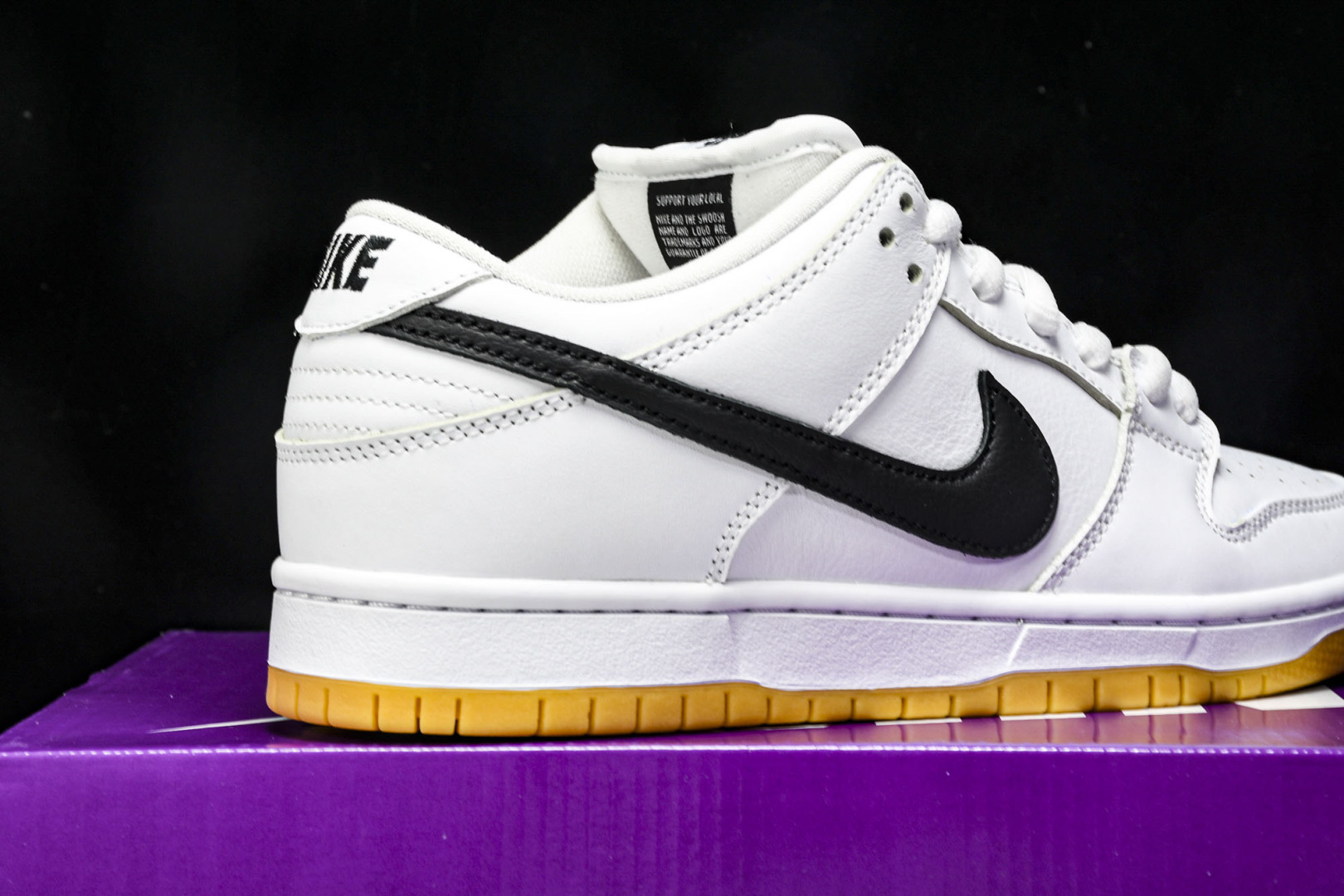 Dunk 尺码40-47.5

纯原版出品-SB Dunk Low Pro White Gum 白生胶 