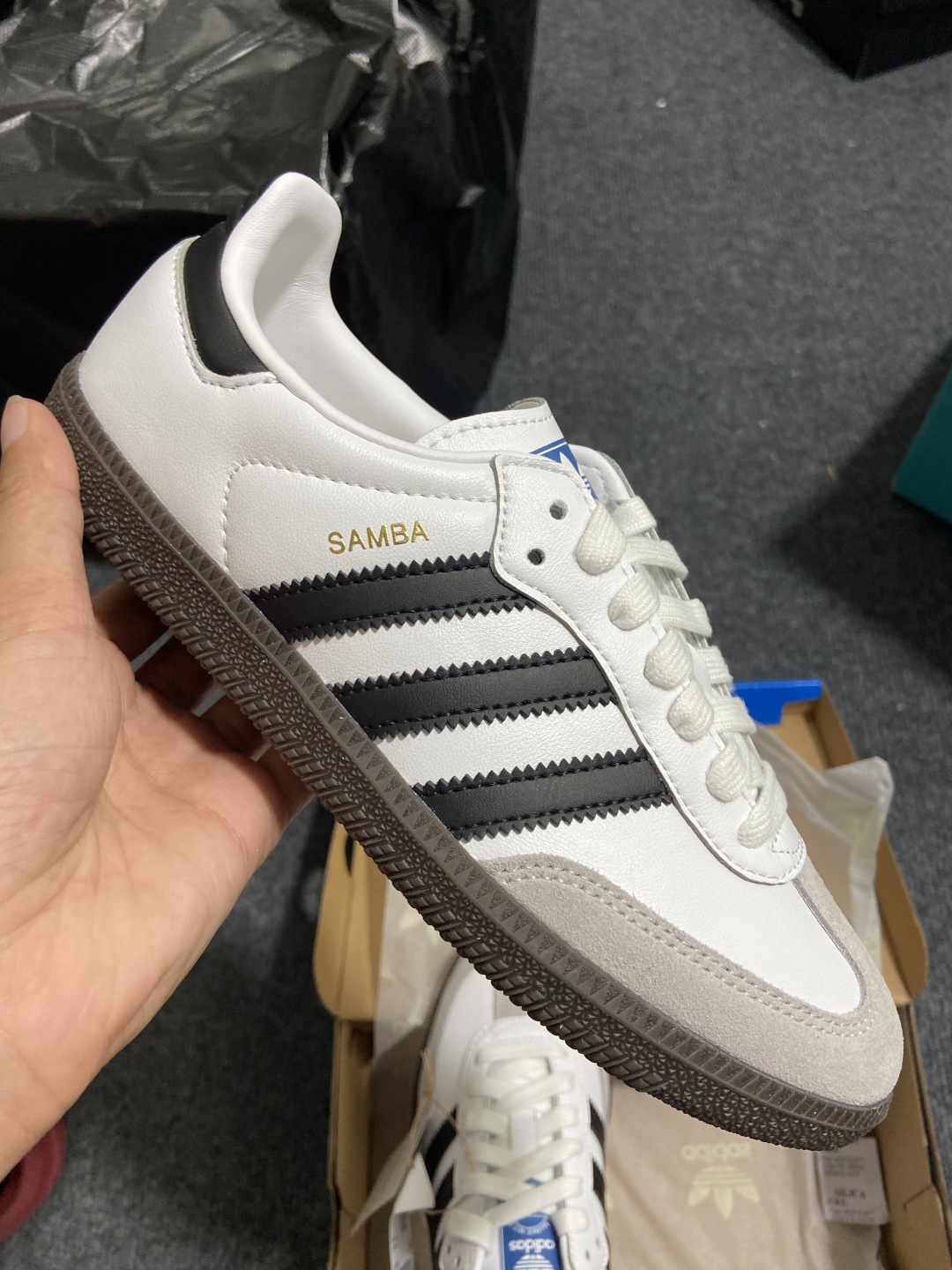 36.5    伪头层 仿头层
补单adidas originals SAMBA OG 黑白灰全码补齐入