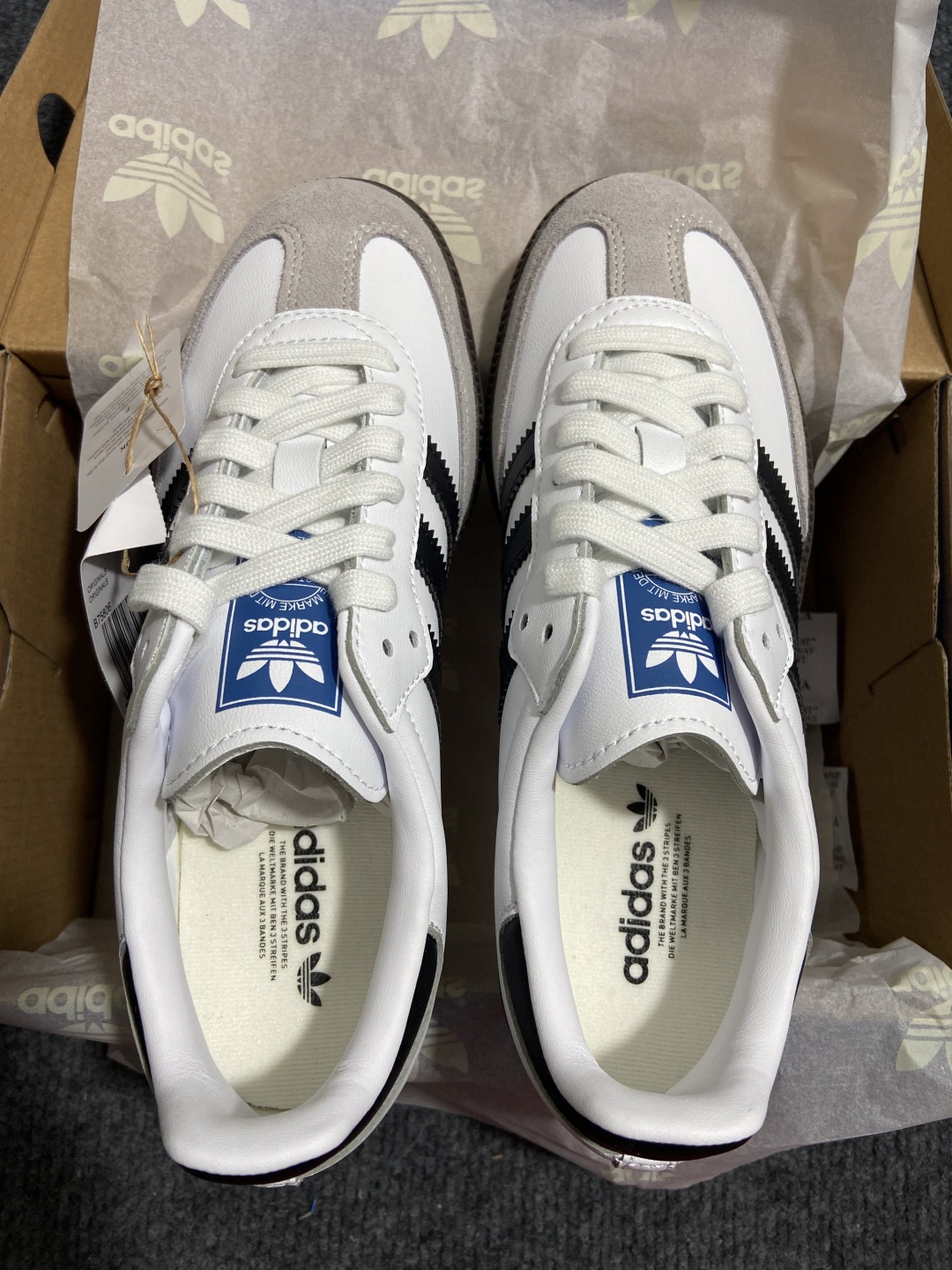 36.5    伪头层 仿头层
补单adidas originals SAMBA OG 黑白灰全码补齐入