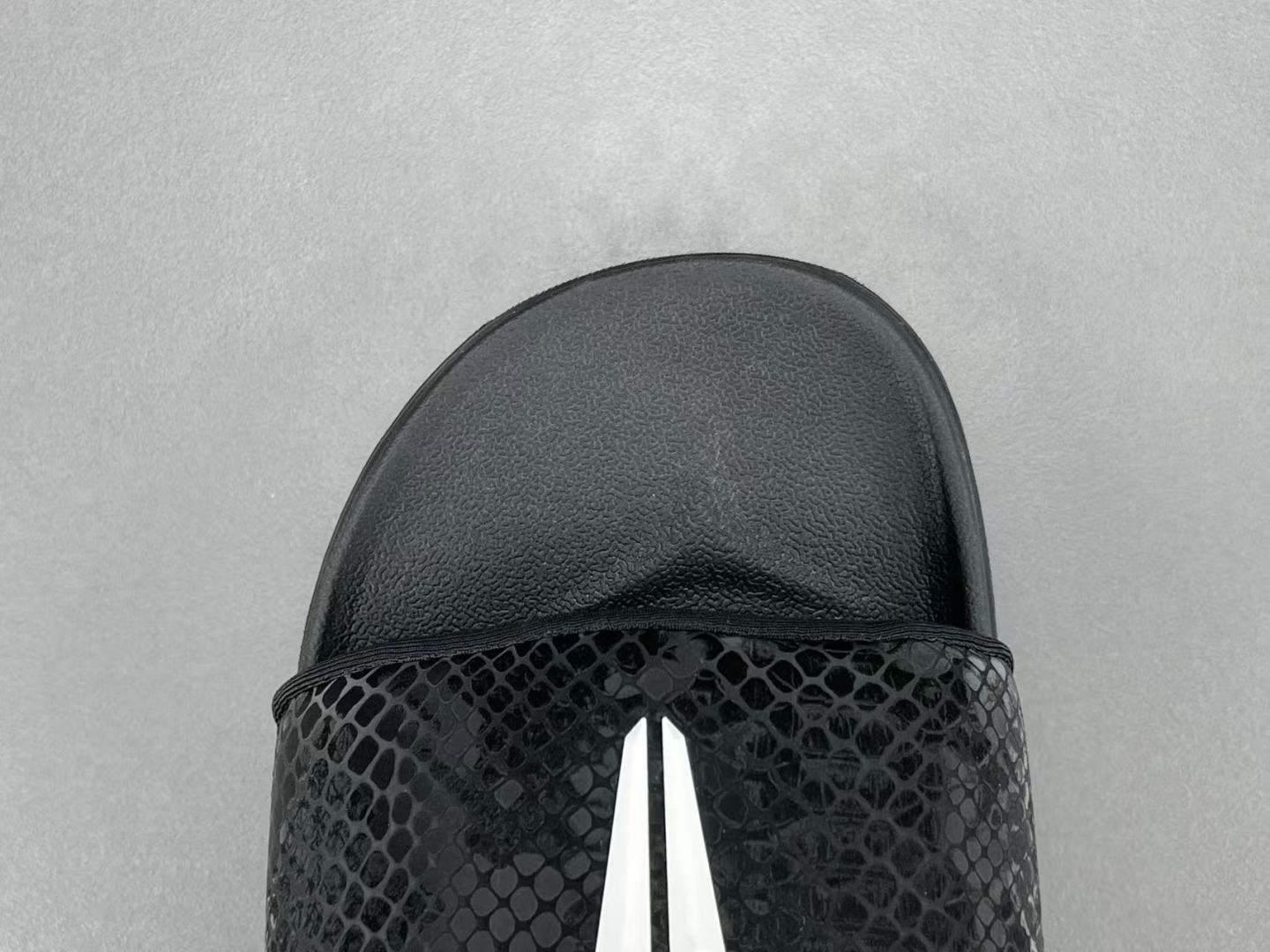 
 【科比拖鞋】Nike Kobe Offcourt 舒适 防滑防磨一字拖鞋 男款 
尺码38.5-48