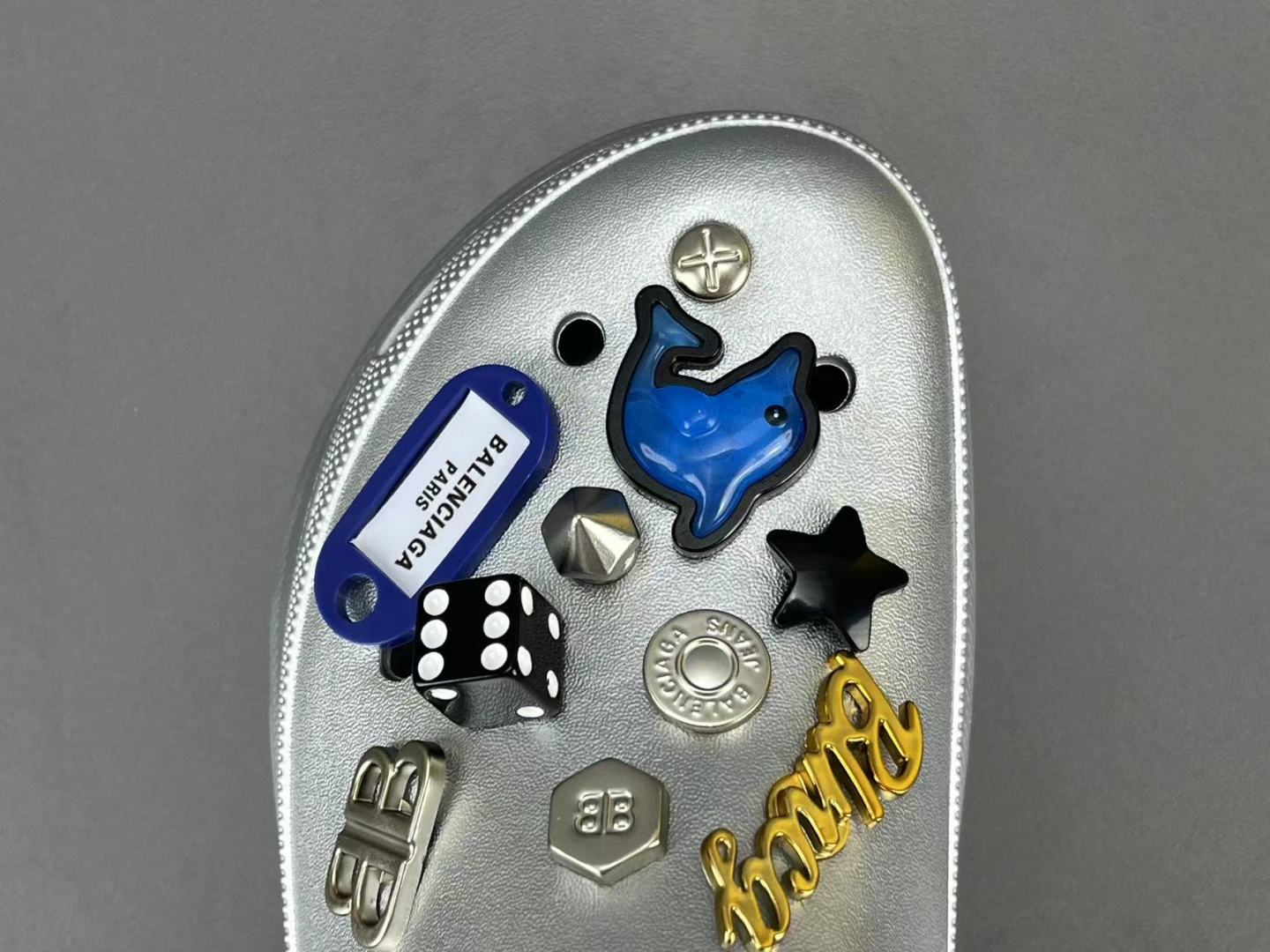  
【巴黎世家】Crocs x Balenciaga巴黎世家 厚底圆头 洞洞鞋 女款 
尺码35 36 