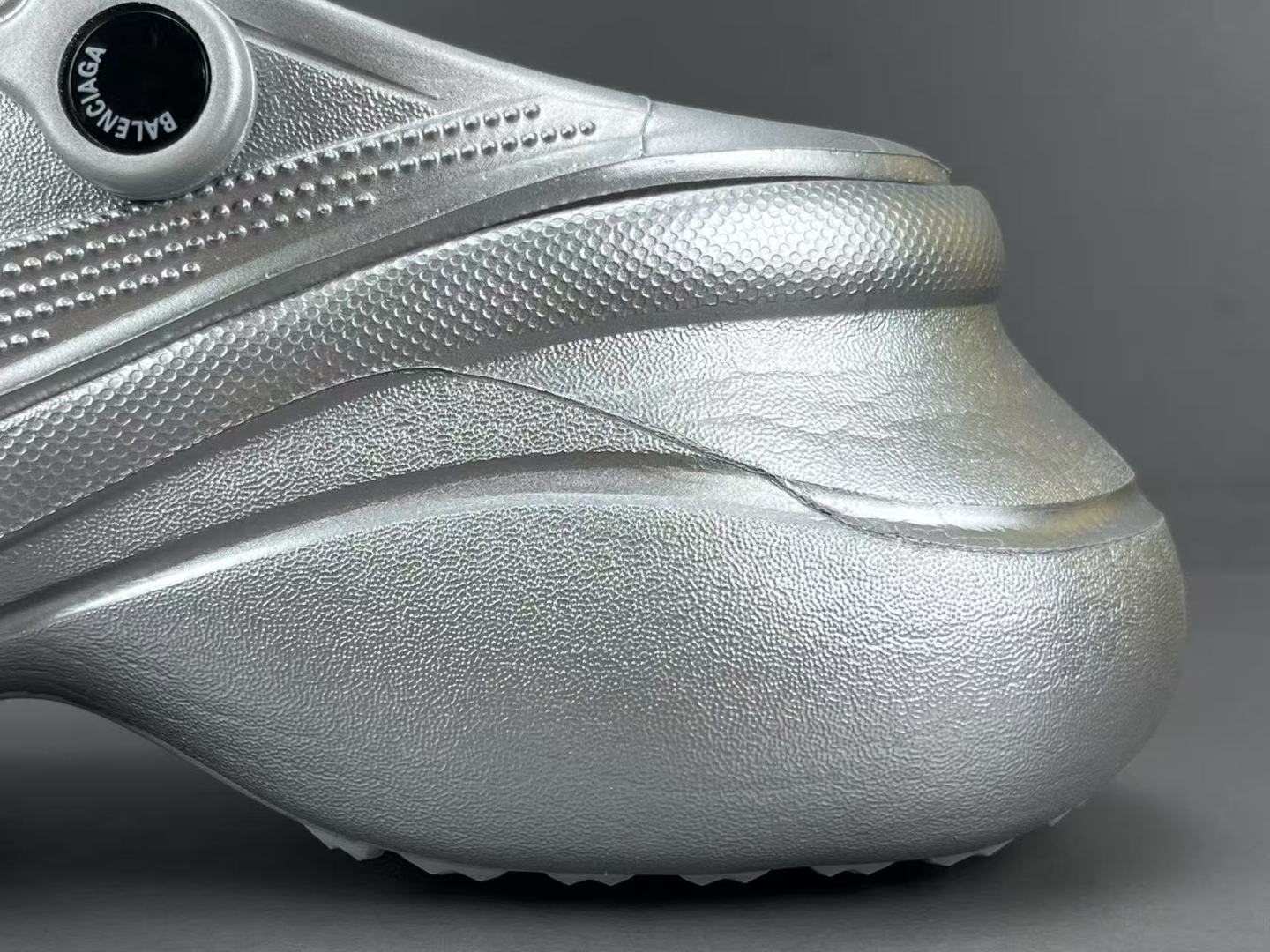  
【巴黎世家】Crocs x Balenciaga巴黎世家 厚底圆头 洞洞鞋 女款 
尺码35 36 