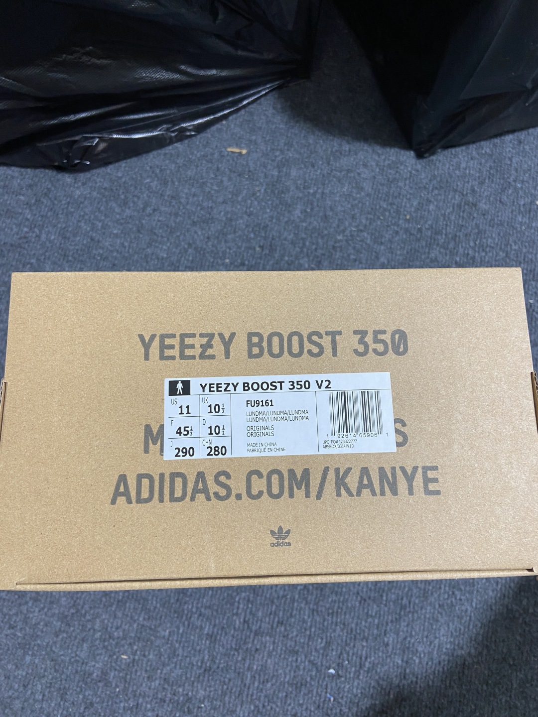 Yeezy须白 尺码36-48偏小0.5

纯原版出品-Yeezy Boost 350 V2  Lund