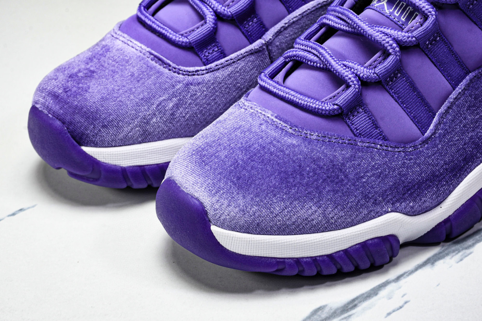 
Air Jordan 11 Retro AJ11 乔11灯芯绒 薰衣草紫 CT8012-555
40 