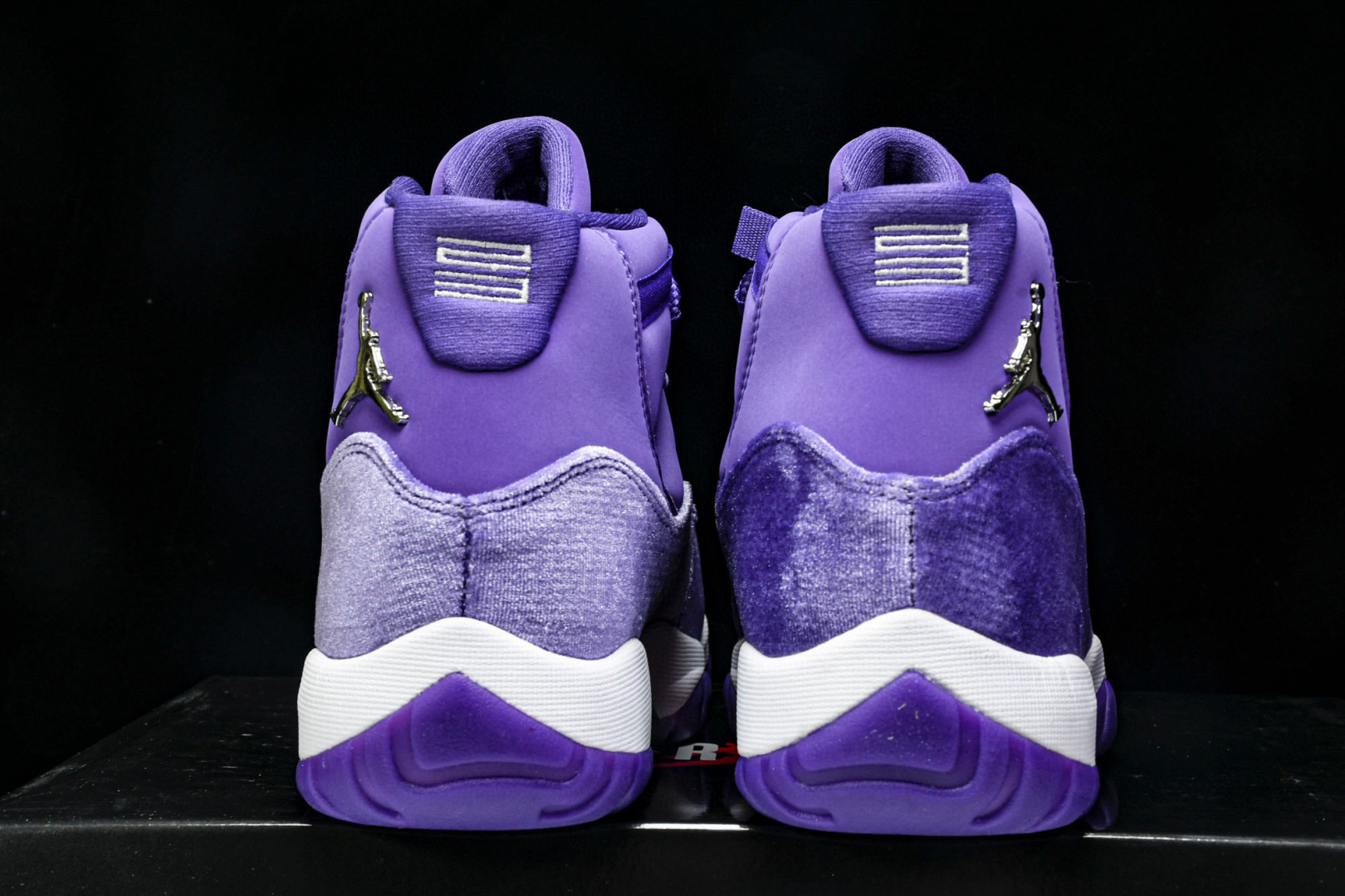 
Air Jordan 11 Retro AJ11 乔11灯芯绒 薰衣草紫 CT8012-555
40 
