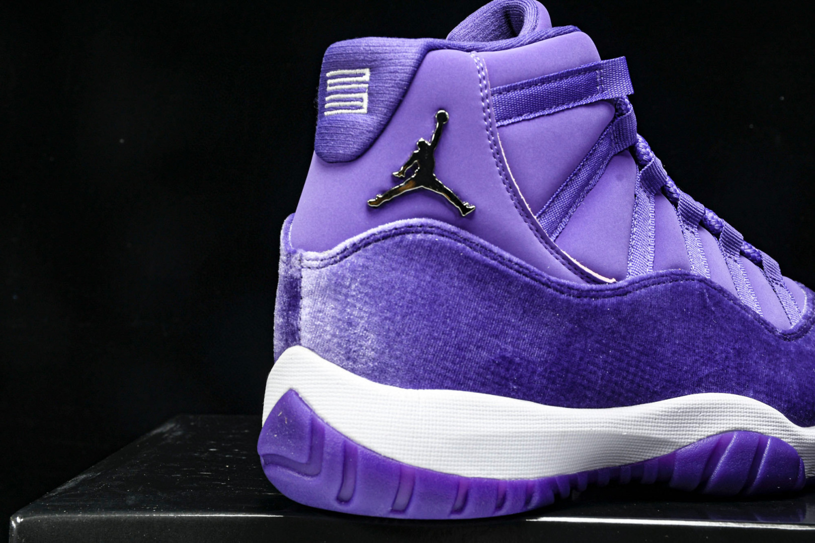 
Air Jordan 11 Retro AJ11 乔11灯芯绒 薰衣草紫 CT8012-555
40 