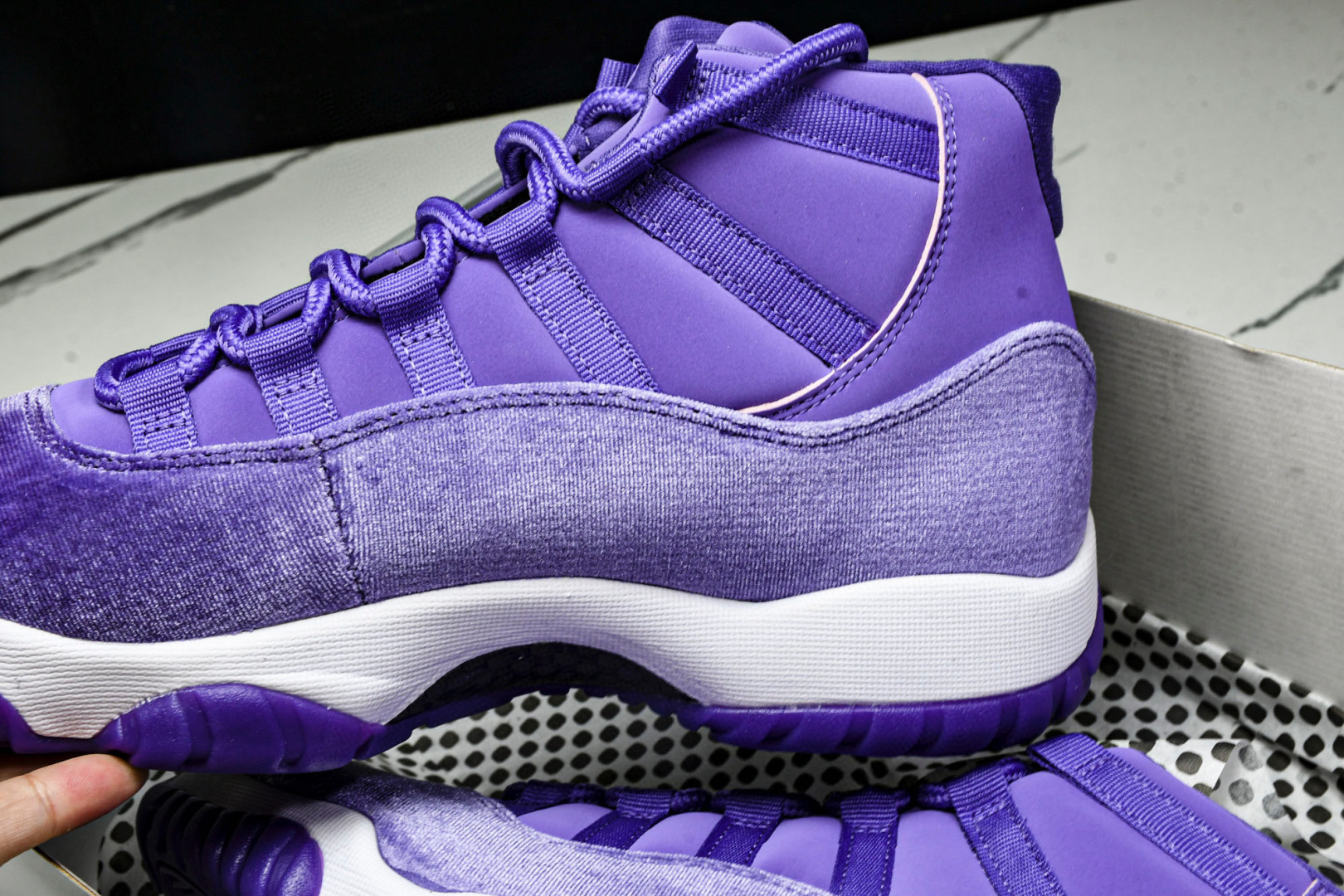 
Air Jordan 11 Retro AJ11 乔11灯芯绒 薰衣草紫 CT8012-555
40 