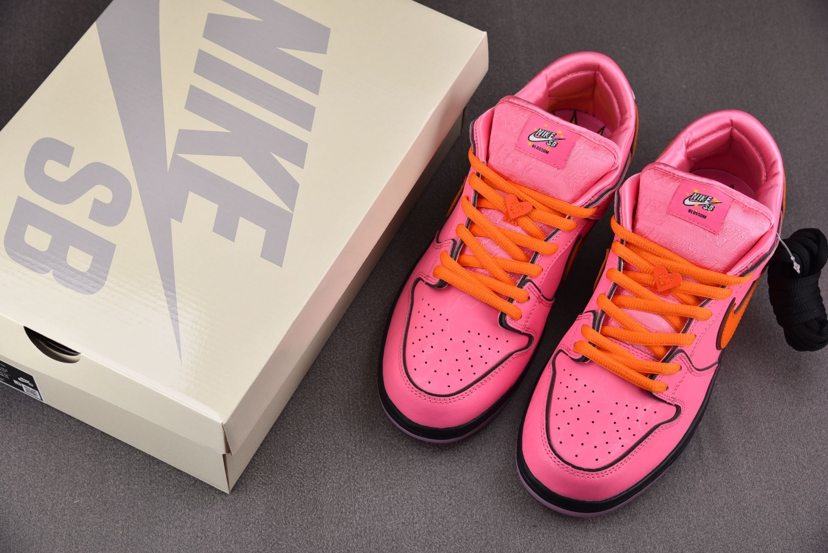 Dunk粉色 Size36-48.5

纯原版出品-The Powerpuff Girls x NK D