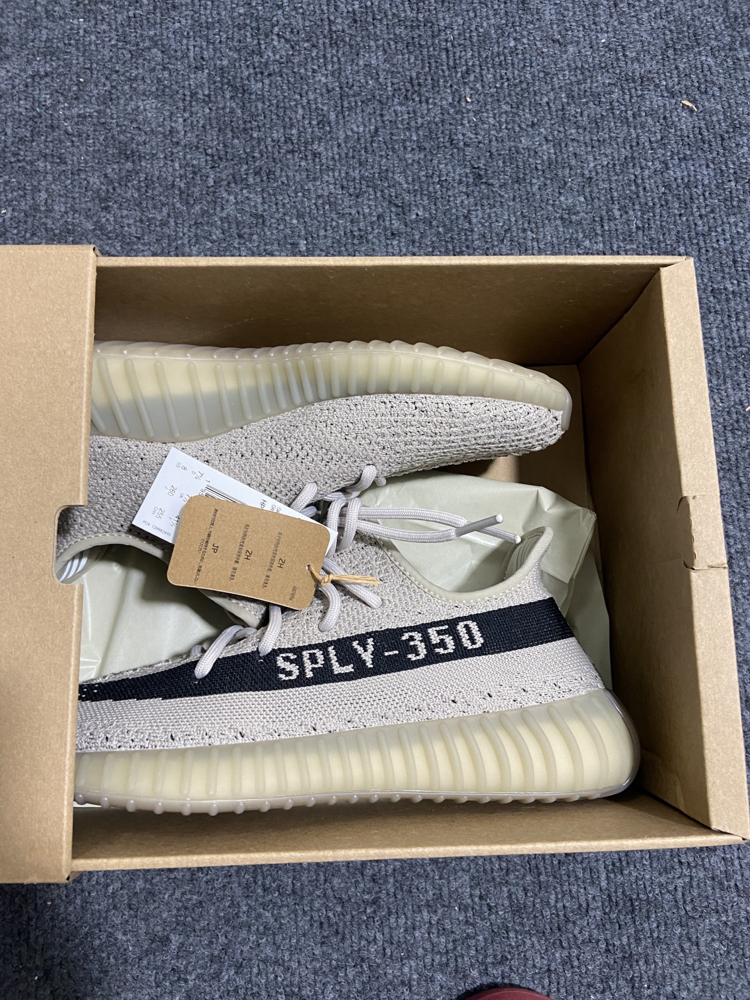 Yeezy火山灰岩 尺码36-46

纯原出品-Yeezy Boost 350V2 Slate 火山灰岩