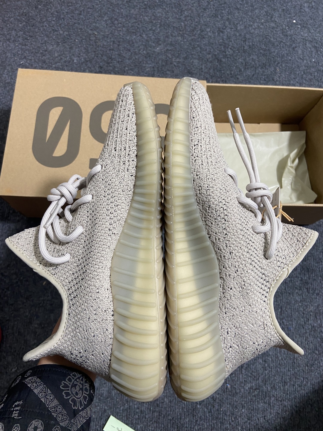 Yeezy火山灰岩 尺码36-46

纯原出品-Yeezy Boost 350V2 Slate 火山灰岩